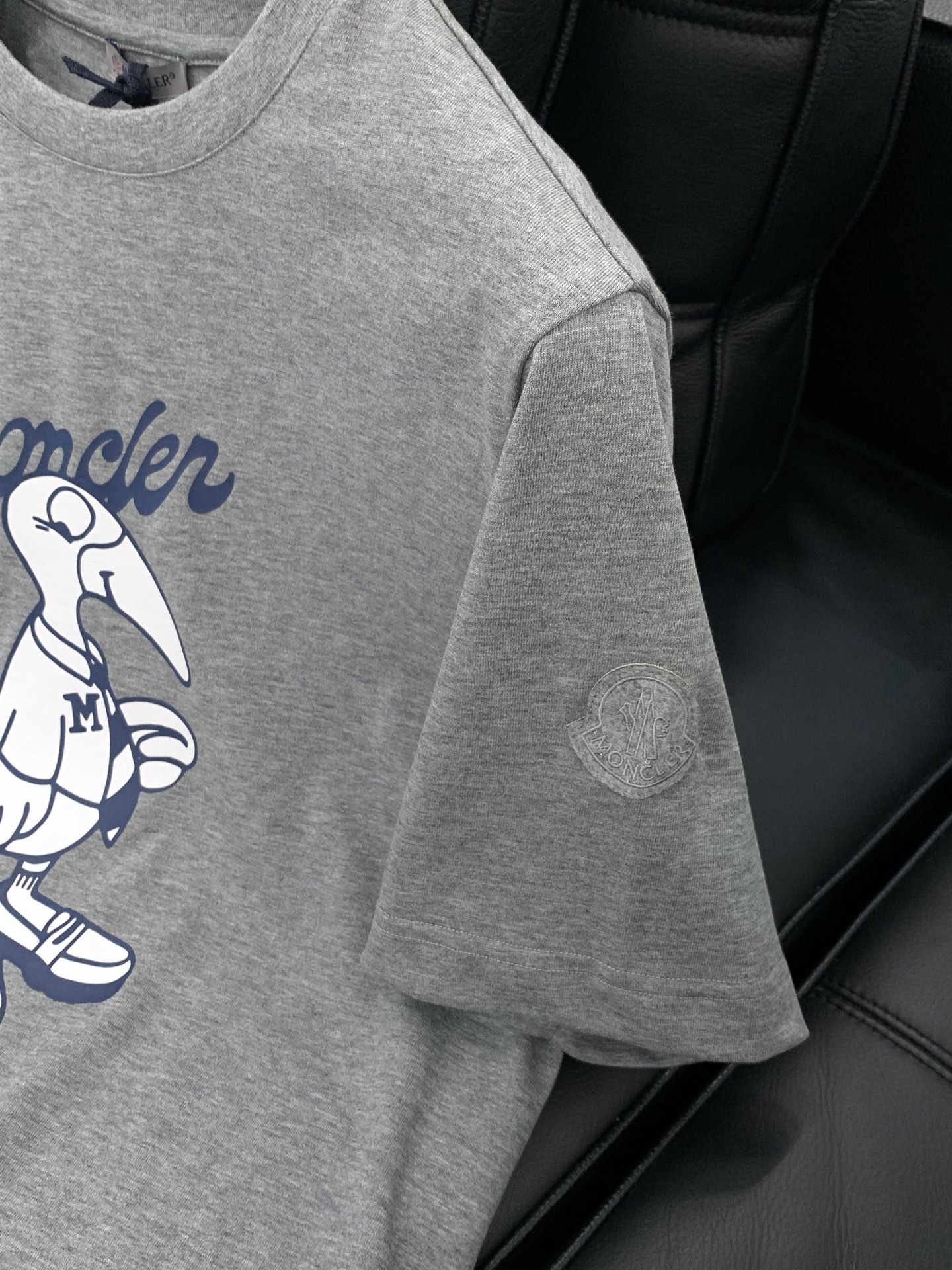 ，Moncler 蒙口，2025夏季最新品，专柜同步有售，原单狠货，时尚休闲圆领短袖T恤，上身舒适！吸睛