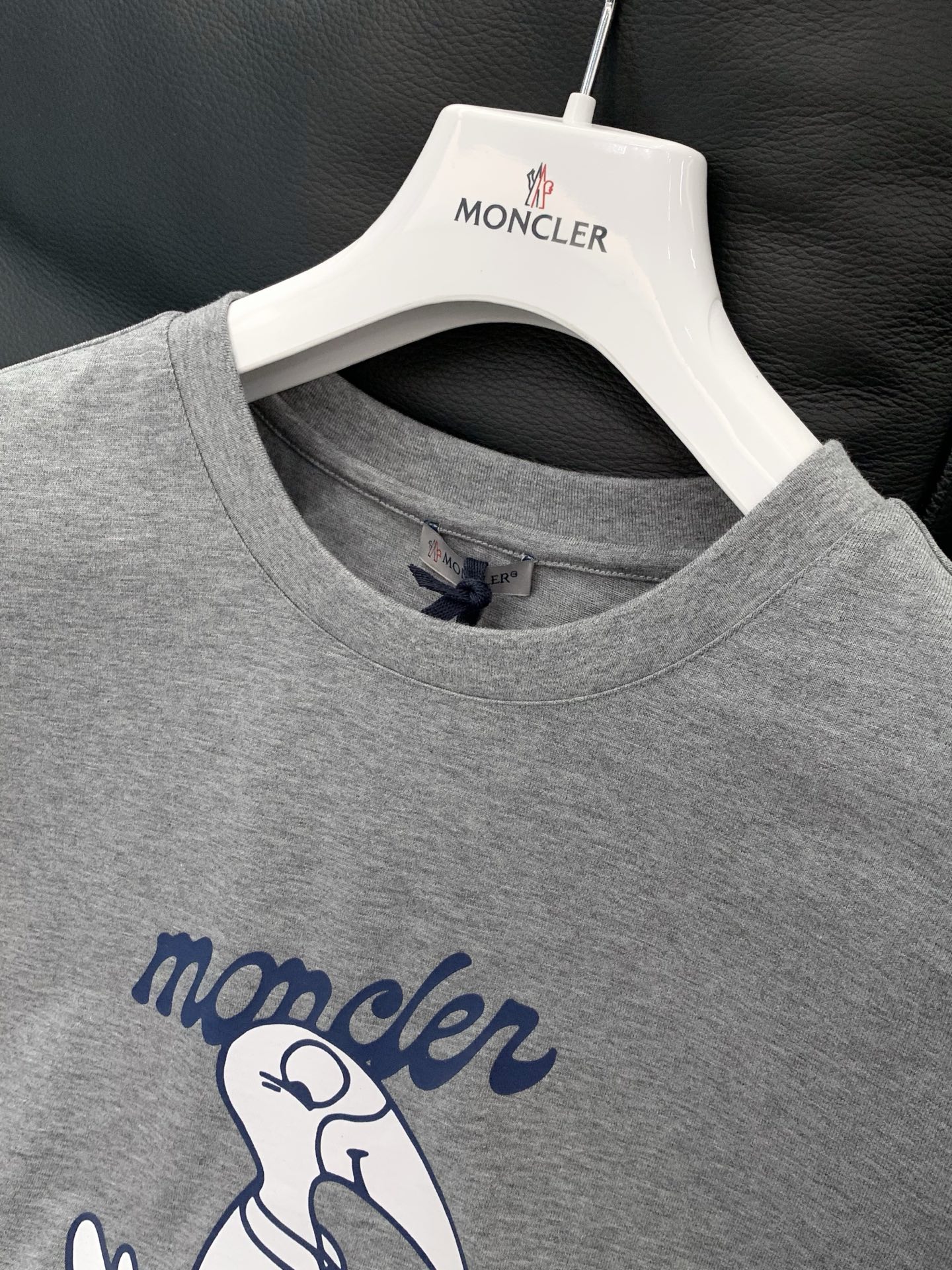 ，Moncler 蒙口，2025夏季最新品，专柜同步有售，原单狠货，时尚休闲圆领短袖T恤，上身舒适！吸睛