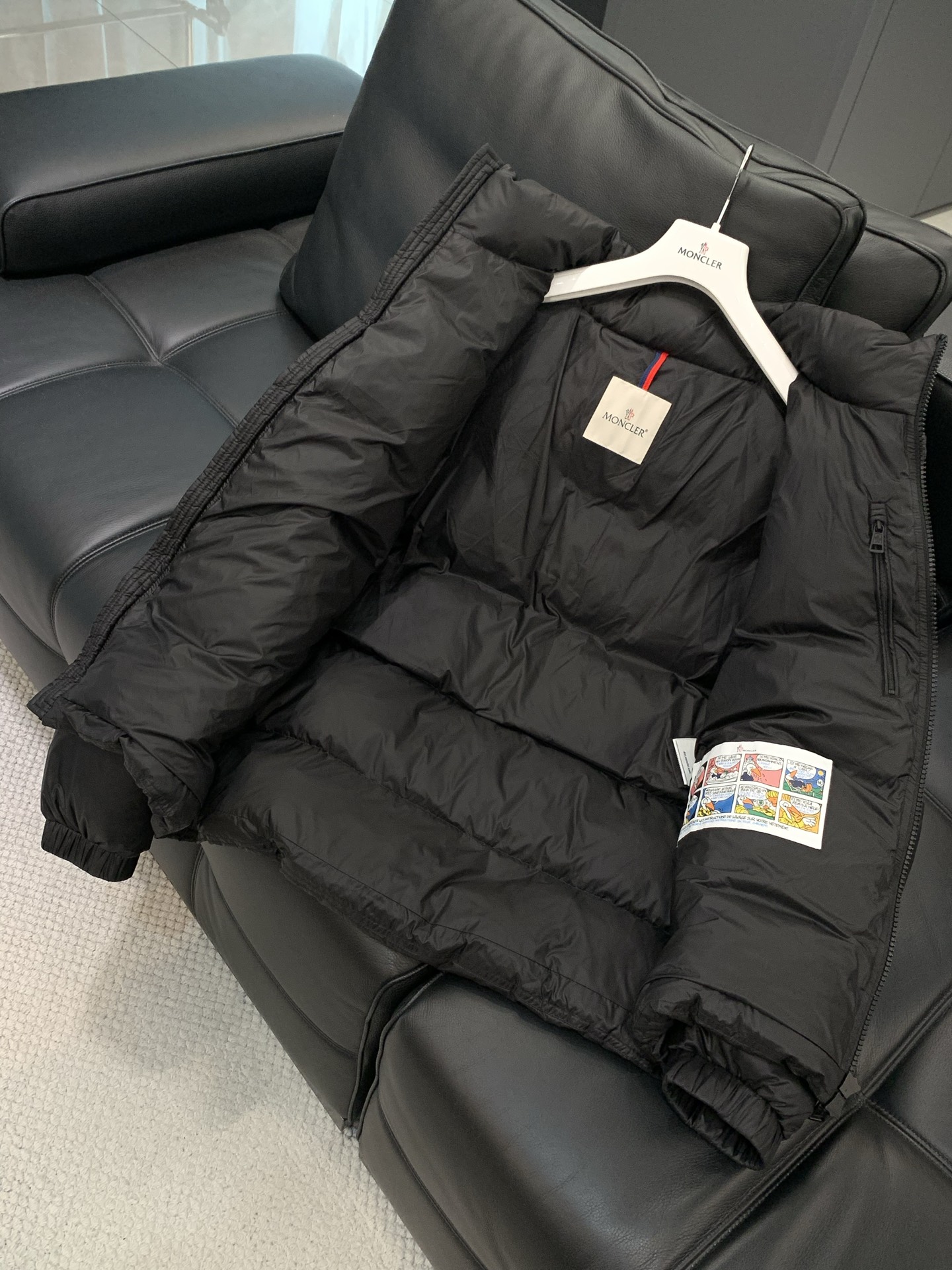 ，蒙口 2025秋冬🆕Mon*ler Couyere哑光夹克连帽羽绒服 Mon具备防寒永不过时属性,包裹