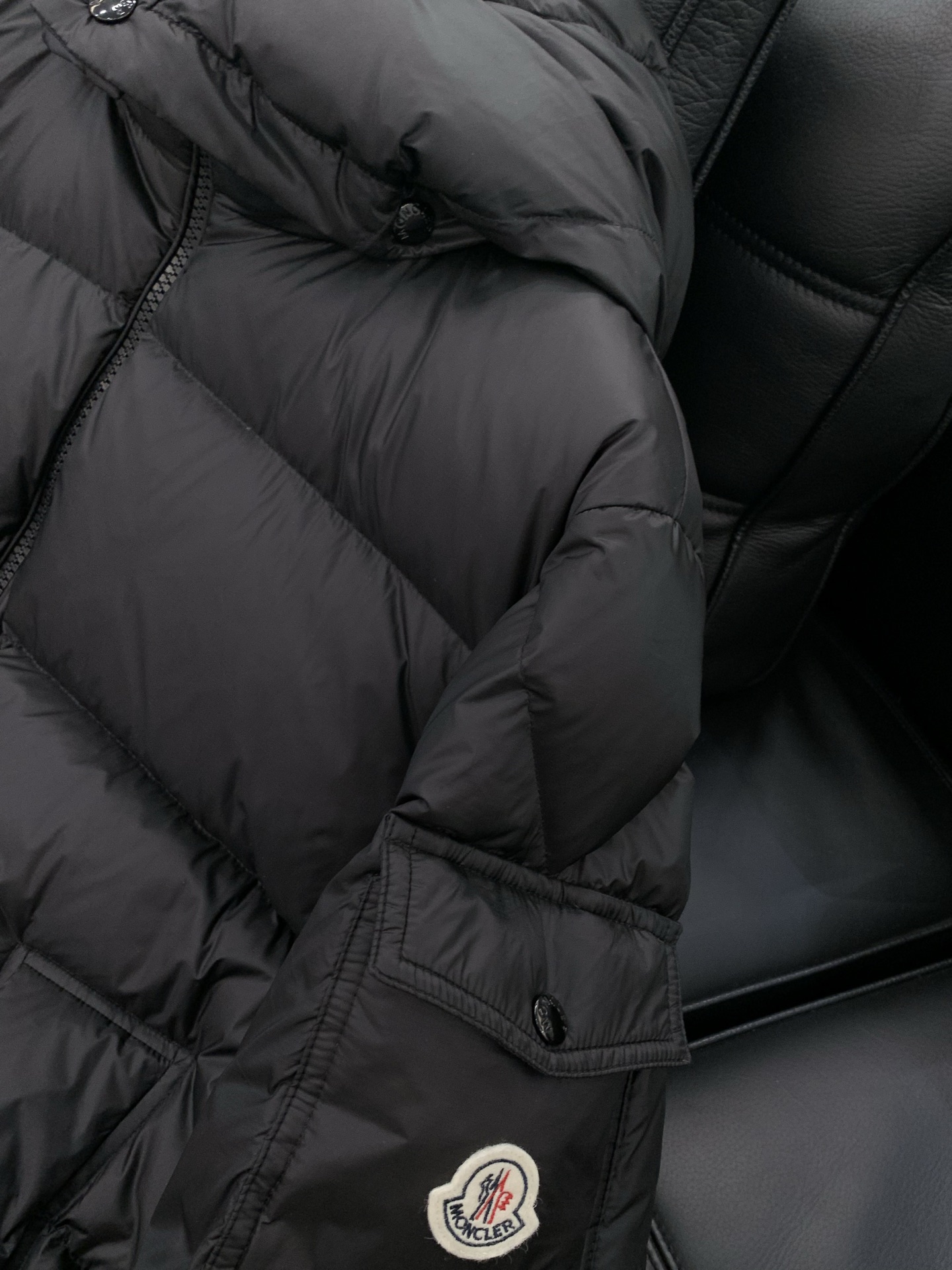 ，蒙口 2025秋冬🆕Mon*ler Couyere哑光夹克连帽羽绒服 Mon具备防寒永不过时属性,包裹