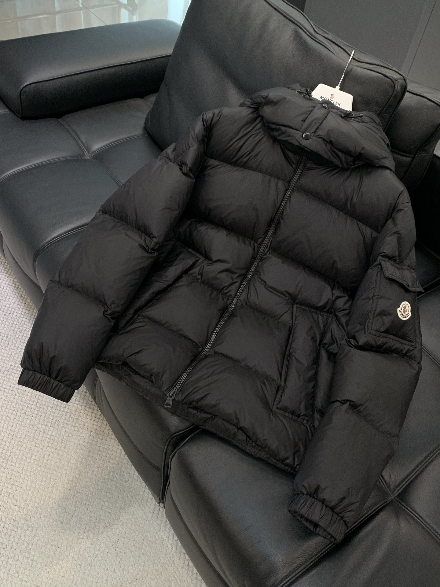 ，蒙口 2025秋冬🆕Mon*ler Couyere哑光夹克连帽羽绒服 Mon具备防寒永不过时属性,包裹