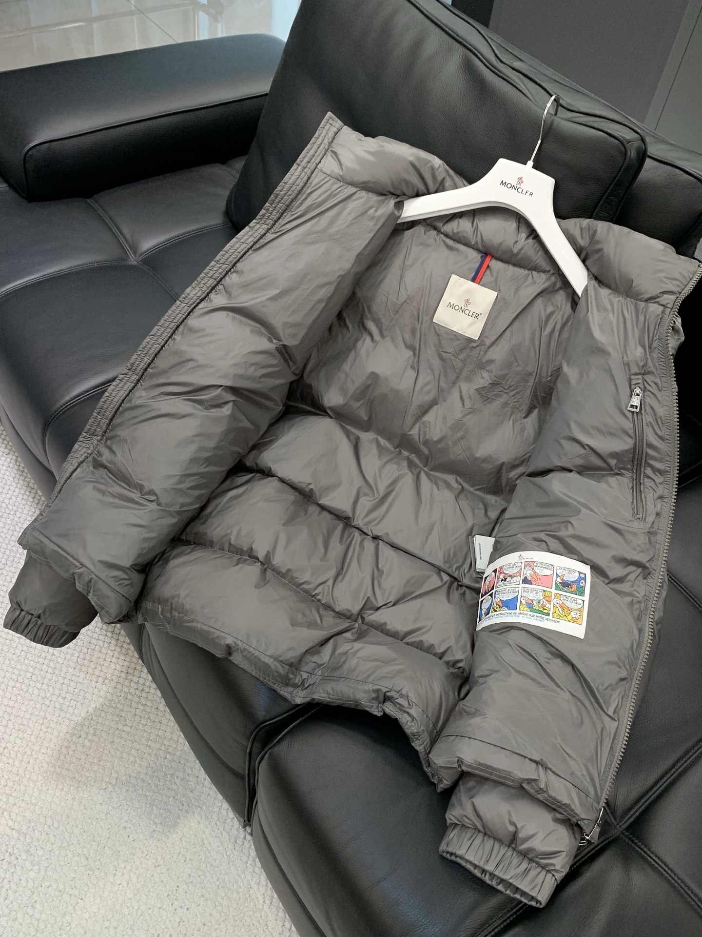 ，蒙口 2025秋冬🆕Mon*ler Couyere哑光夹克连帽羽绒服 Mon具备防寒永不过时属性,包裹