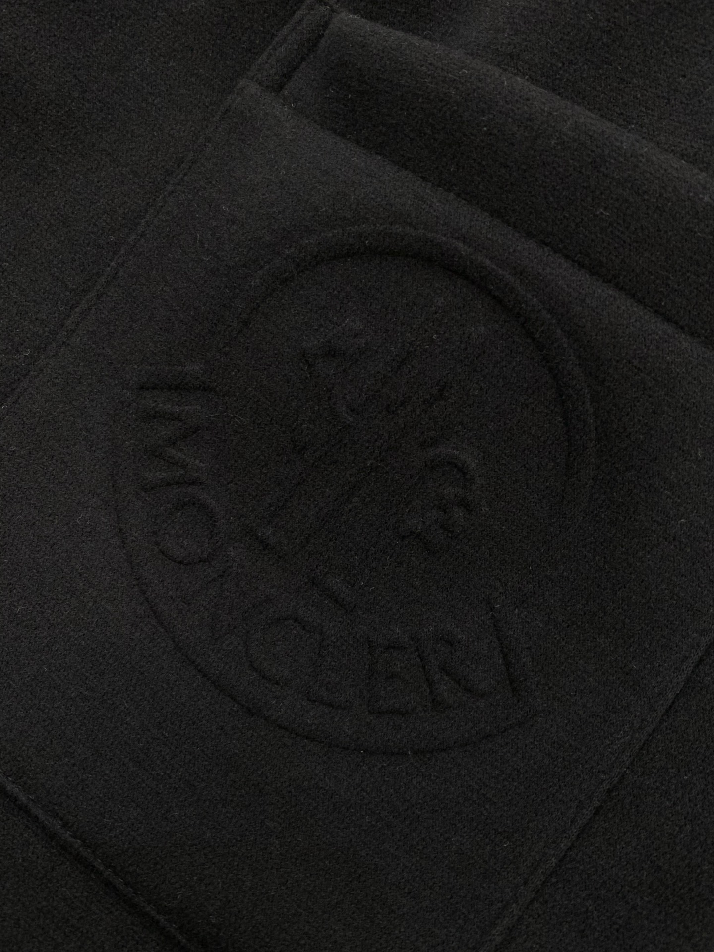 ，蒙口 束脚 加绒 休闲裤材质 面料:棉32%锦纶63%氨纶5%里料:涤纶100%机洗，手洗最高水温30