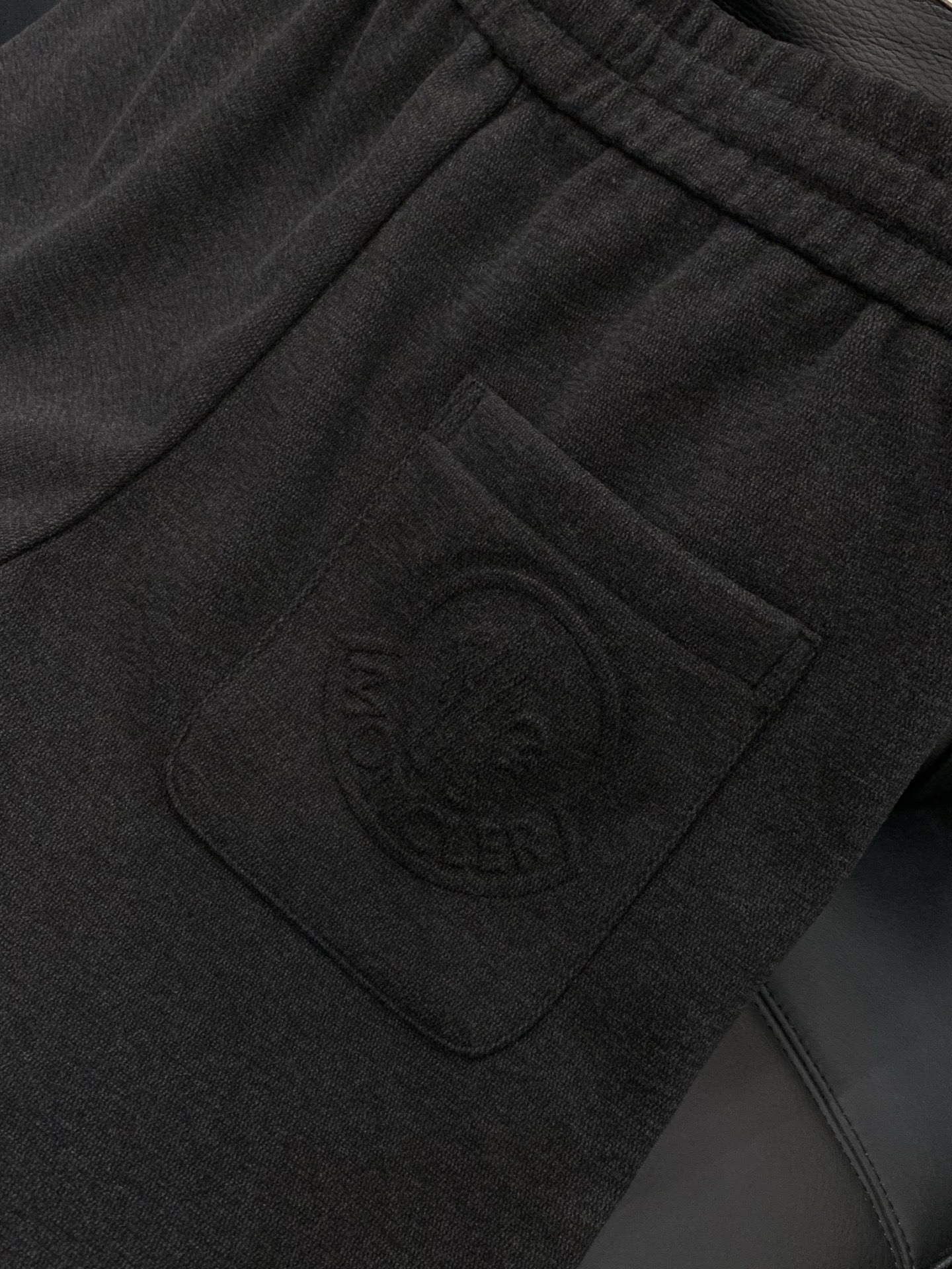 ，蒙口 束脚 加绒 休闲裤材质 面料:棉32%锦纶63%氨纶5%里料:涤纶100%机洗，手洗最高水温30