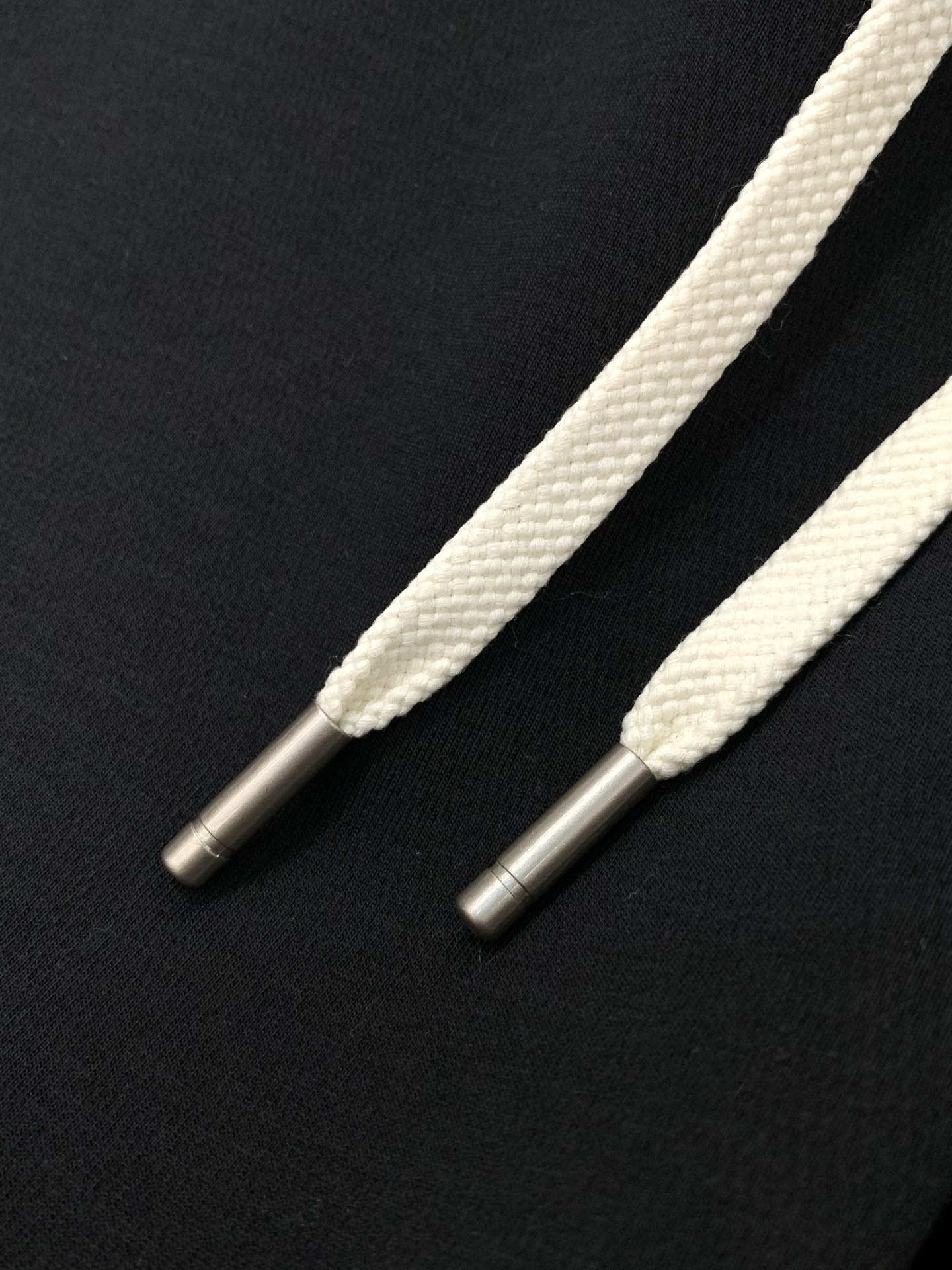 ，巴黎世 绿色 直筒 加绒 休闲裤材质 面料:棉32%锦纶63%氨纶5%里料:涤纶100%机洗，手洗最高