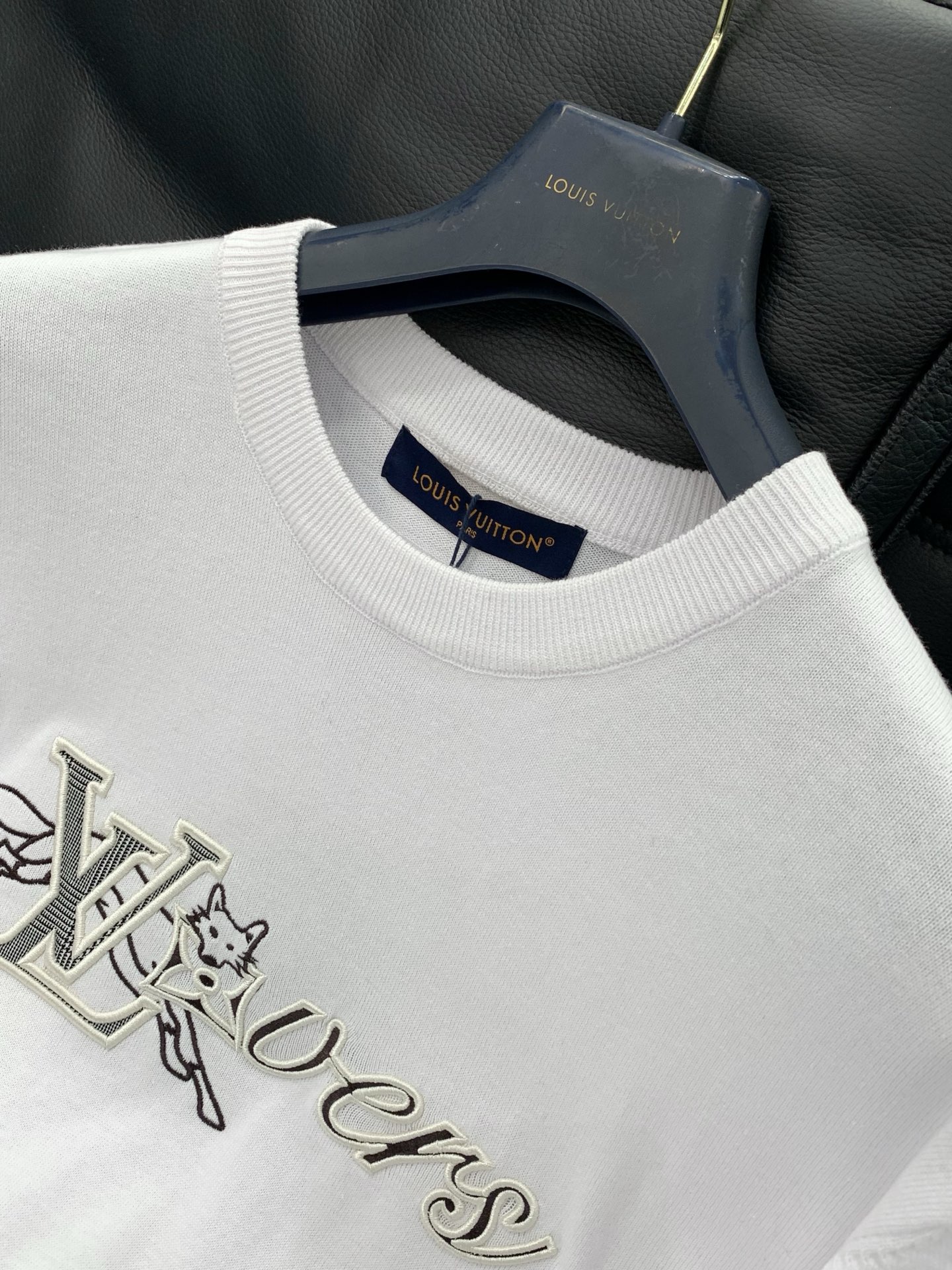 ，LouisVuitton 路易威登，2025秋季最新款，专柜同步有售，原单狠货，时尚休闲针织短袖，上身