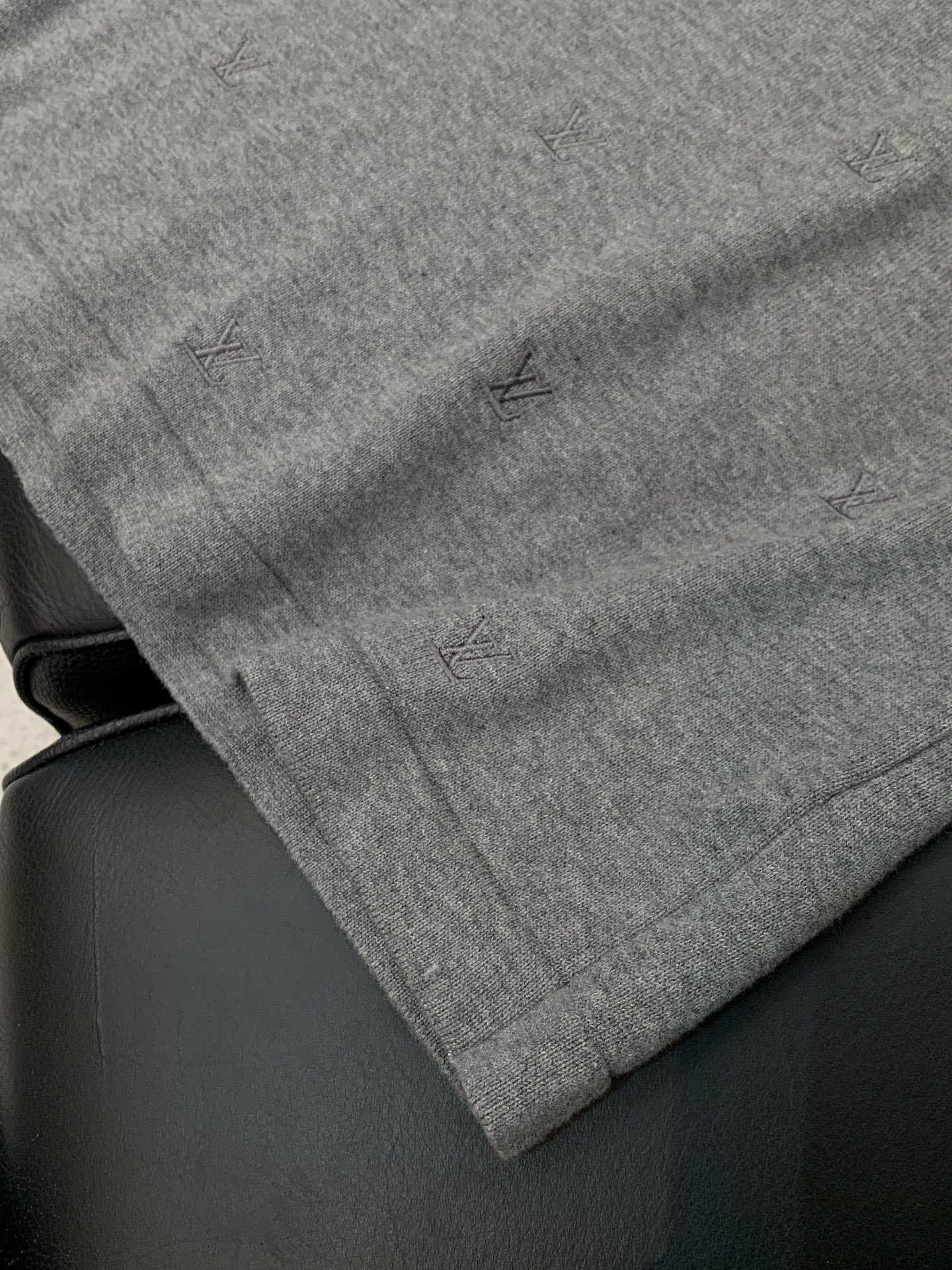 ，LouisVuitton 路易威登，2025秋季最新款，专柜同步有售，原单狠货，时尚休闲针织短袖，上身