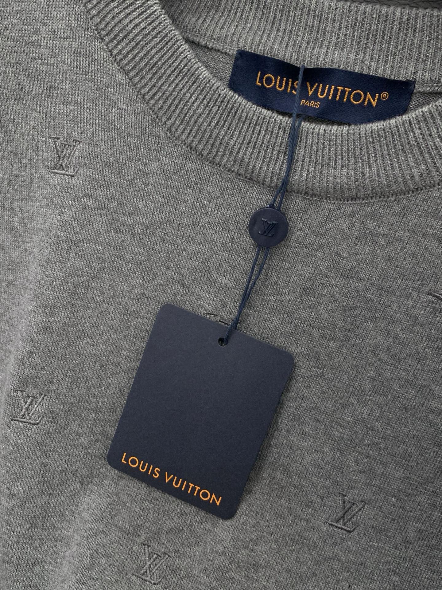 ，LouisVuitton 路易威登，2025秋季最新款，专柜同步有售，原单狠货，时尚休闲针织短袖，上身