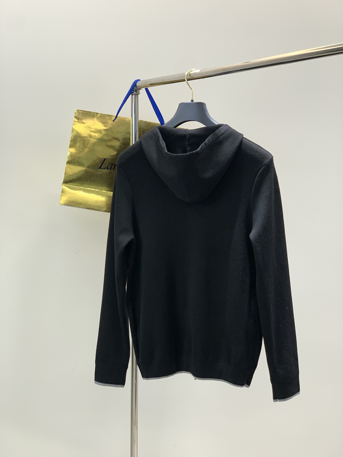 一套，lp🆕(Loro Piana )，2025秋季最新品，专柜同步有售，原单狠货，时尚休闲针织套装，采