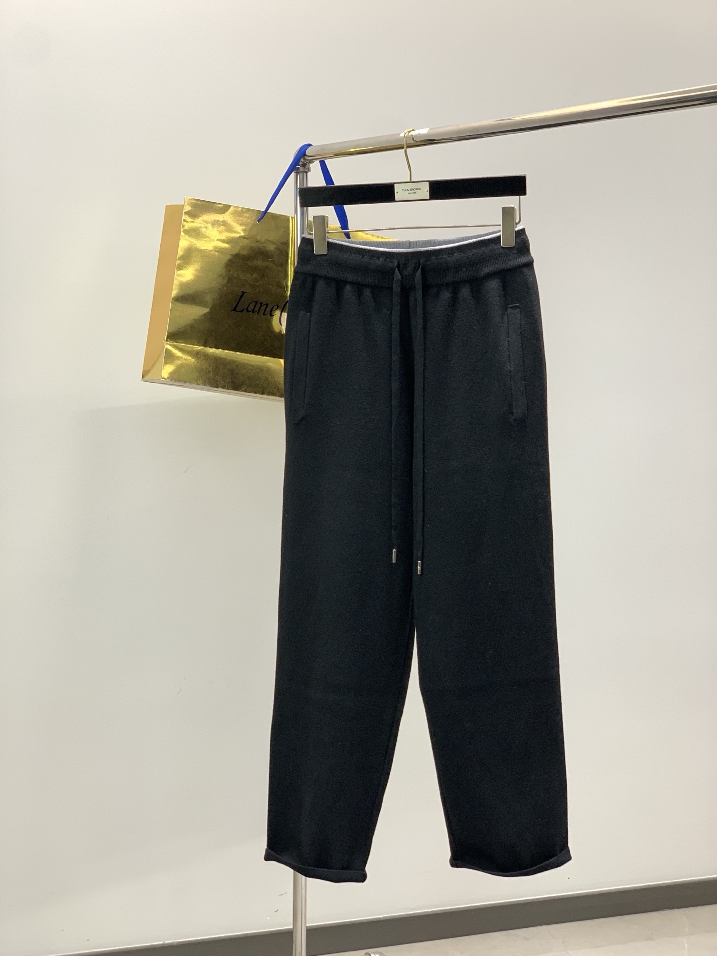 一套，lp🆕(Loro Piana )，2025秋季最新品，专柜同步有售，原单狠货，时尚休闲针织套装，采