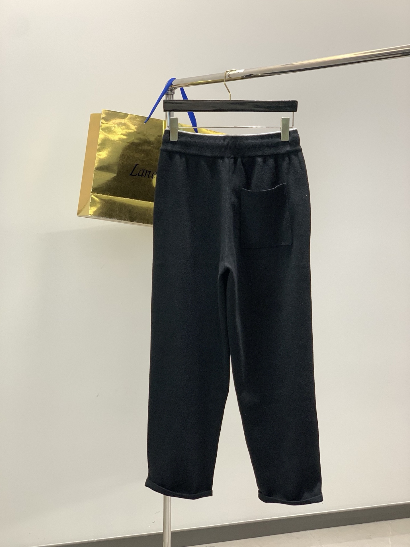 一套，lp🆕(Loro Piana )，2025秋季最新品，专柜同步有售，原单狠货，时尚休闲针织套装，采