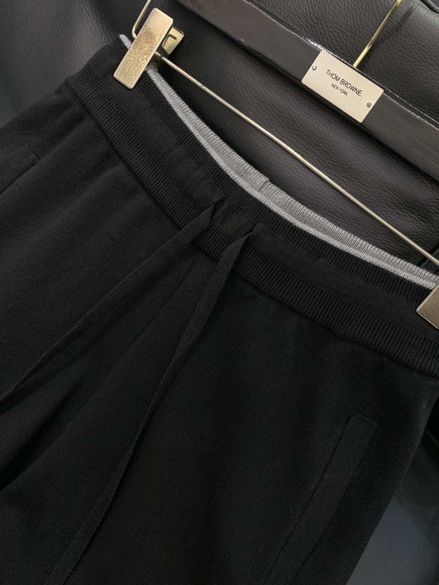 一套，lp🆕(Loro Piana )，2025秋季最新品，专柜同步有售，原单狠货，时尚休闲针织套装，采