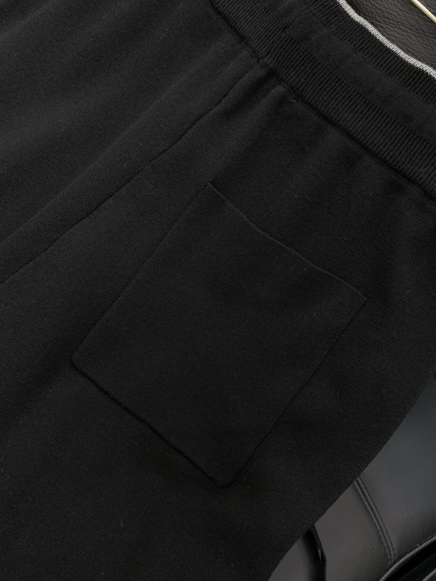 一套，lp🆕(Loro Piana )，2025秋季最新品，专柜同步有售，原单狠货，时尚休闲针织套装，采