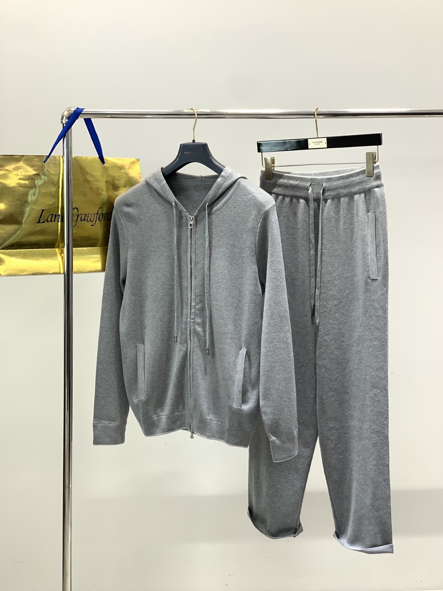 一套，lp🆕(Loro Piana )，2025秋季最新品，专柜同步有售，原单狠货，时尚休闲针织套装，采