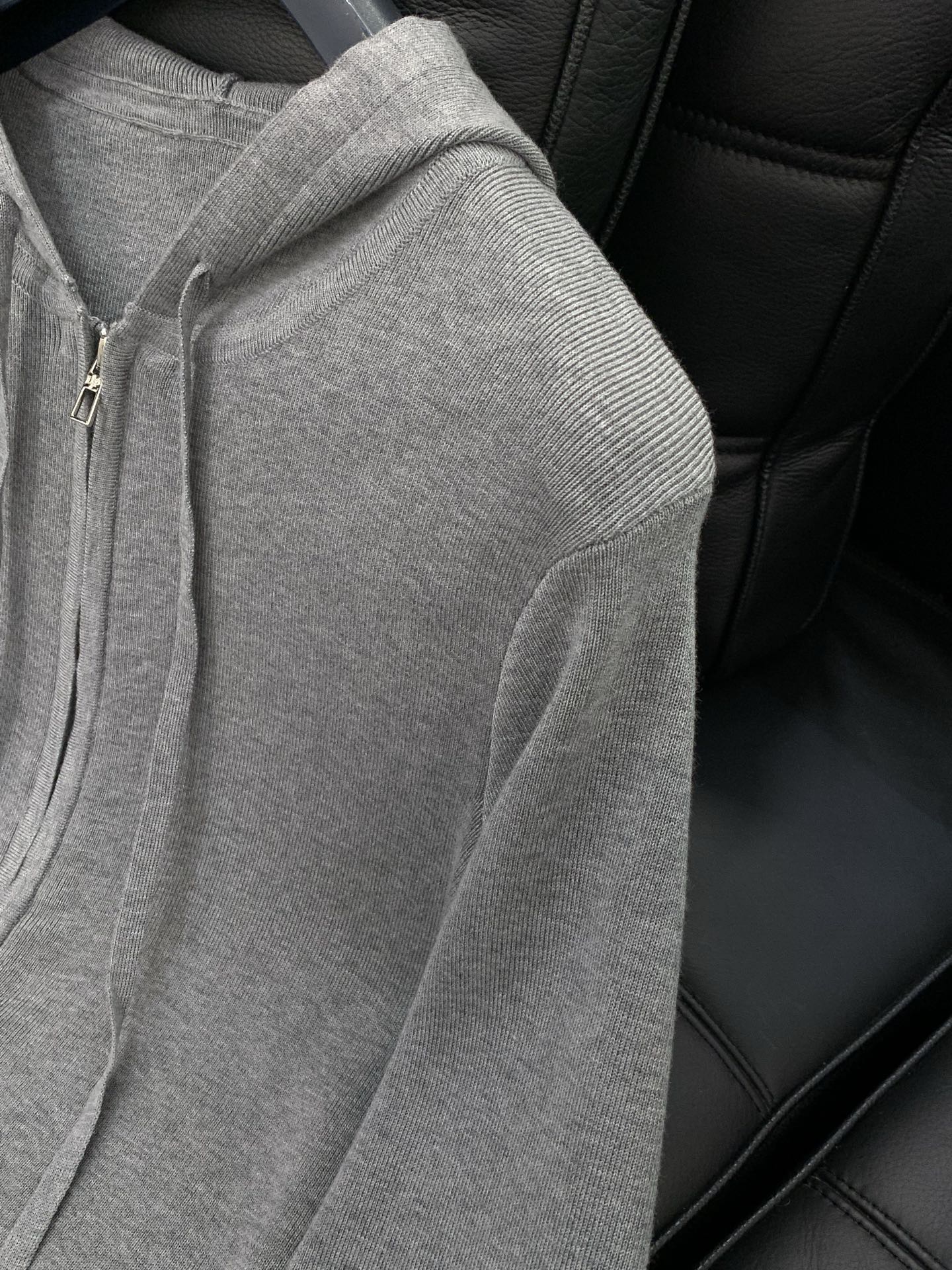 一套，lp🆕(Loro Piana )，2025秋季最新品，专柜同步有售，原单狠货，时尚休闲针织套装，采