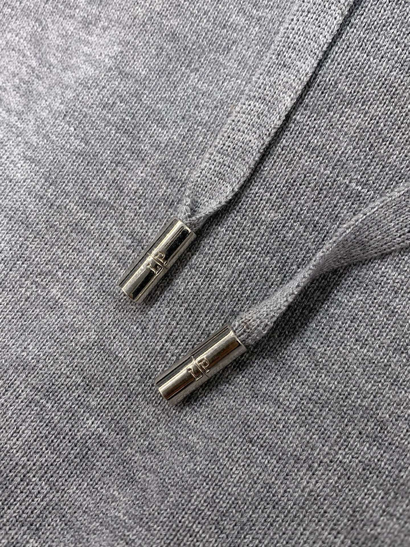 一套，lp🆕(Loro Piana )，2025秋季最新品，专柜同步有售，原单狠货，时尚休闲针织套装，采