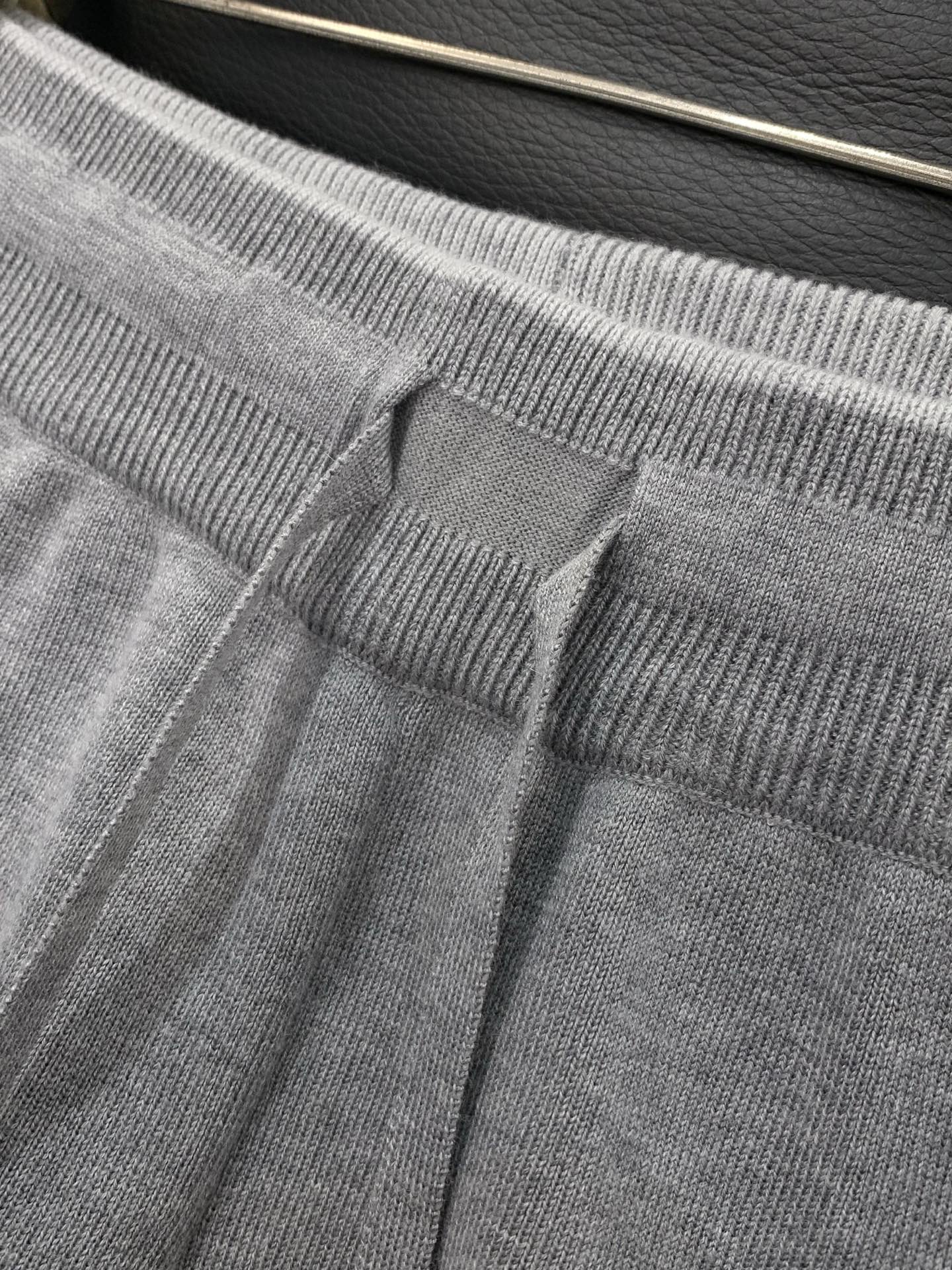 一套，lp🆕(Loro Piana )，2025秋季最新品，专柜同步有售，原单狠货，时尚休闲针织套装，采