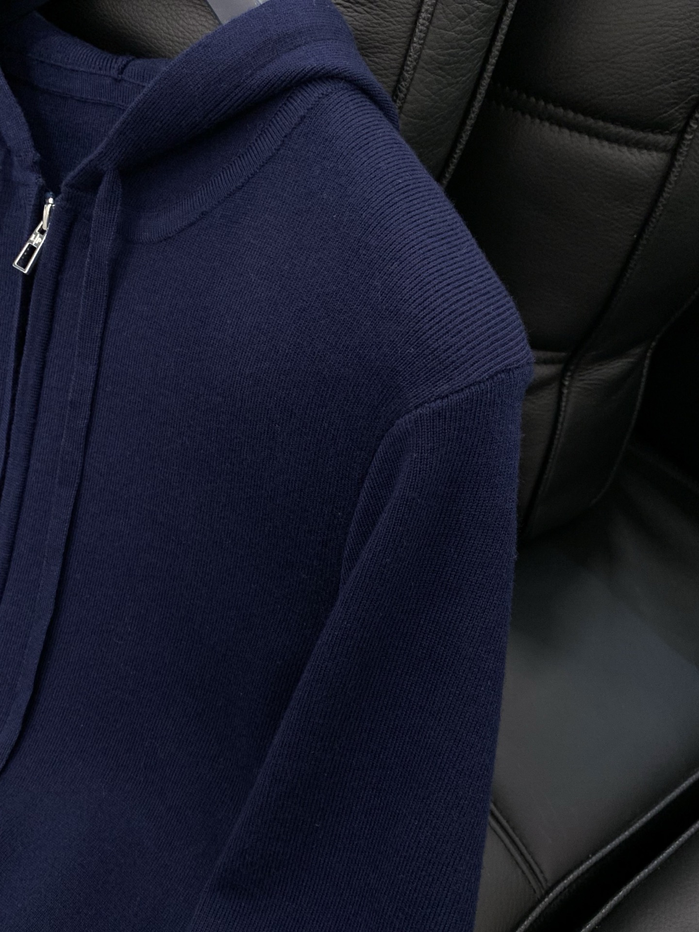 一套，lp🆕(Loro Piana )，2025秋季最新品，专柜同步有售，原单狠货，时尚休闲针织套装，采