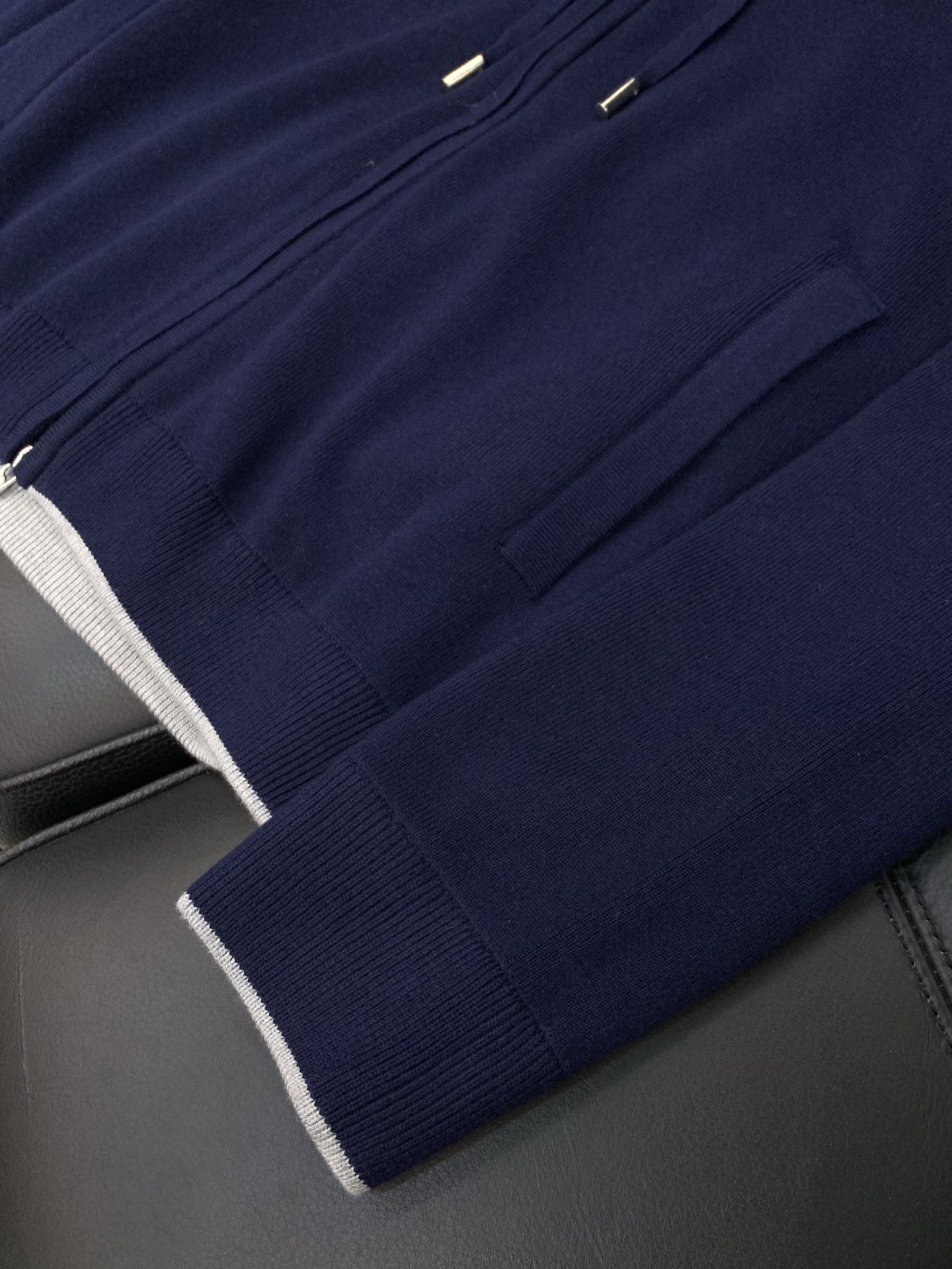 一套，lp🆕(Loro Piana )，2025秋季最新品，专柜同步有售，原单狠货，时尚休闲针织套装，采