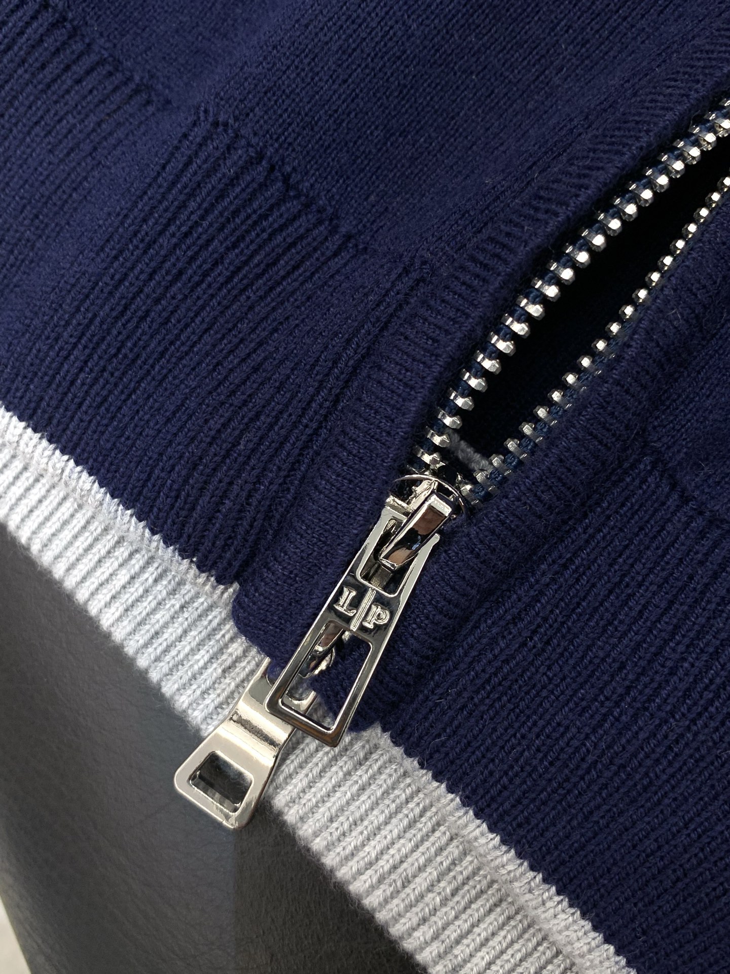 一套，lp🆕(Loro Piana )，2025秋季最新品，专柜同步有售，原单狠货，时尚休闲针织套装，采