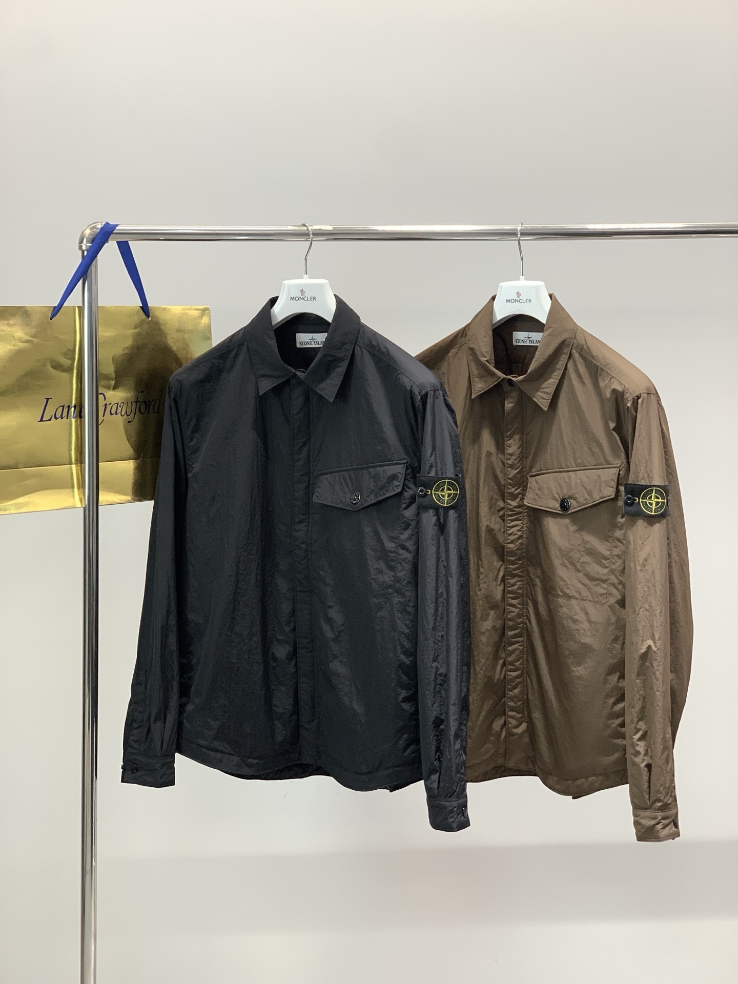 ，石头岛 棉衣工艺太牛了，也很难做到的订单。面料你随意对比，铁保出口订单，客供金属丝柔型面料。st石头家