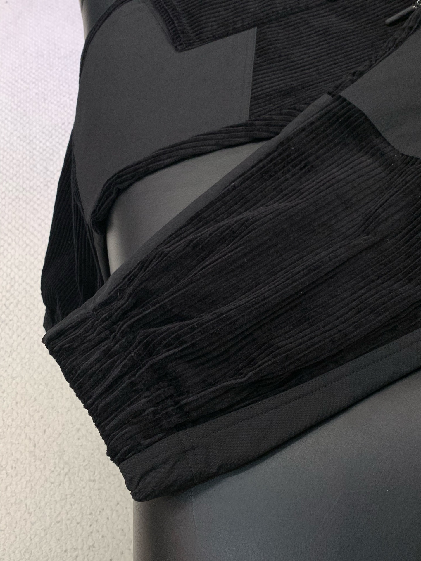 ，蒙口 出口欧洲订单，面料辅料都是最最OK的。户外系列法mon粗灯芯绒功能长裤。男士侧边大口袋设计长裤。