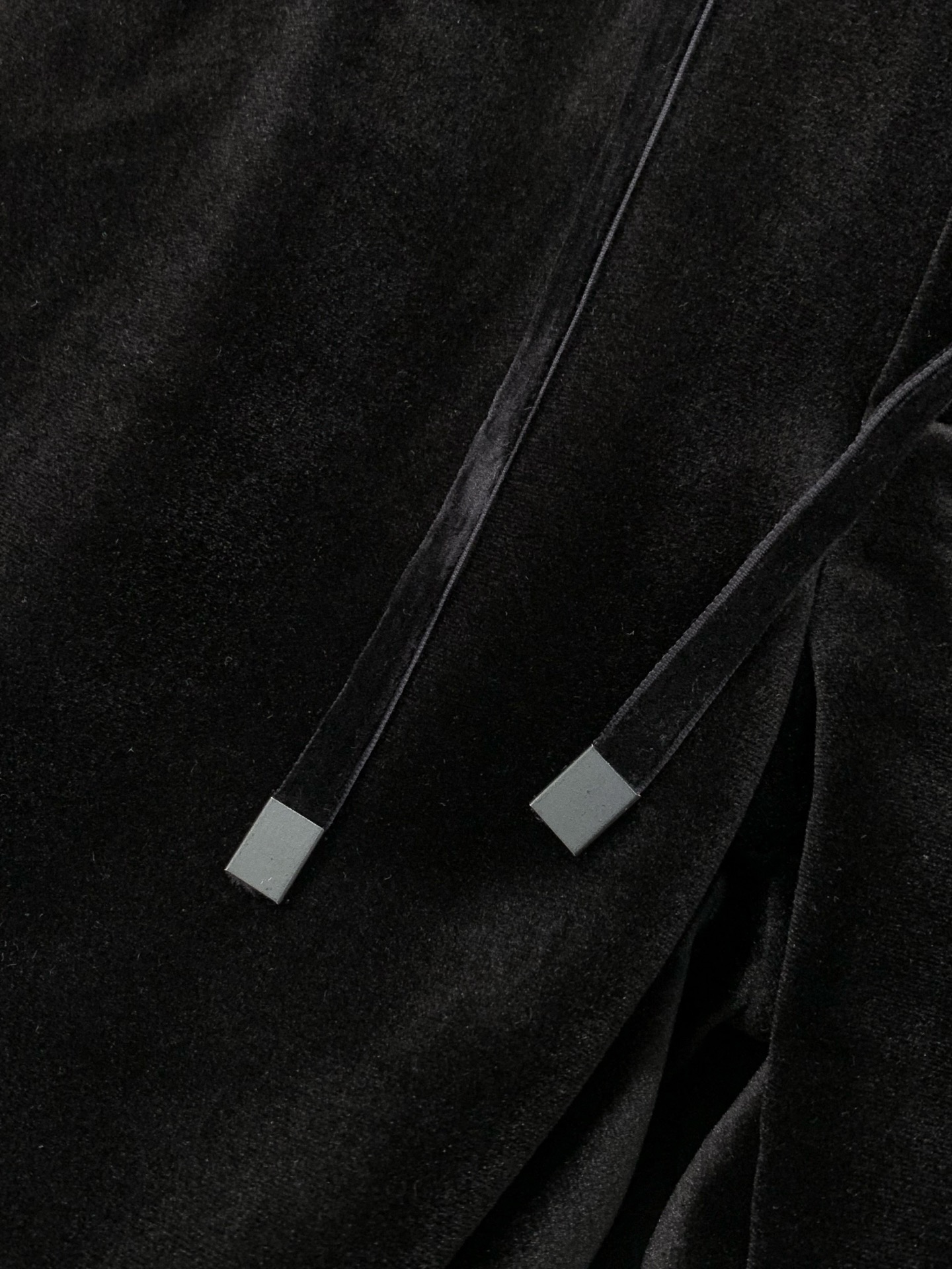 ，DG 丝绒 休闲裤休闲长裤 订纱开始订染和订纺。国内某大厂出口日本 和供应几大顶级品牌的面料。手感软糯