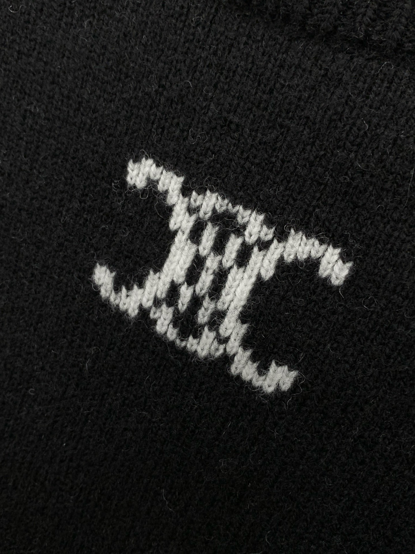 ，Celine 瑟琳，2025冬季新品，专柜同步有售，原单狠货，时尚休闲针织羊毛🐏毛衣，采用进口原版面料