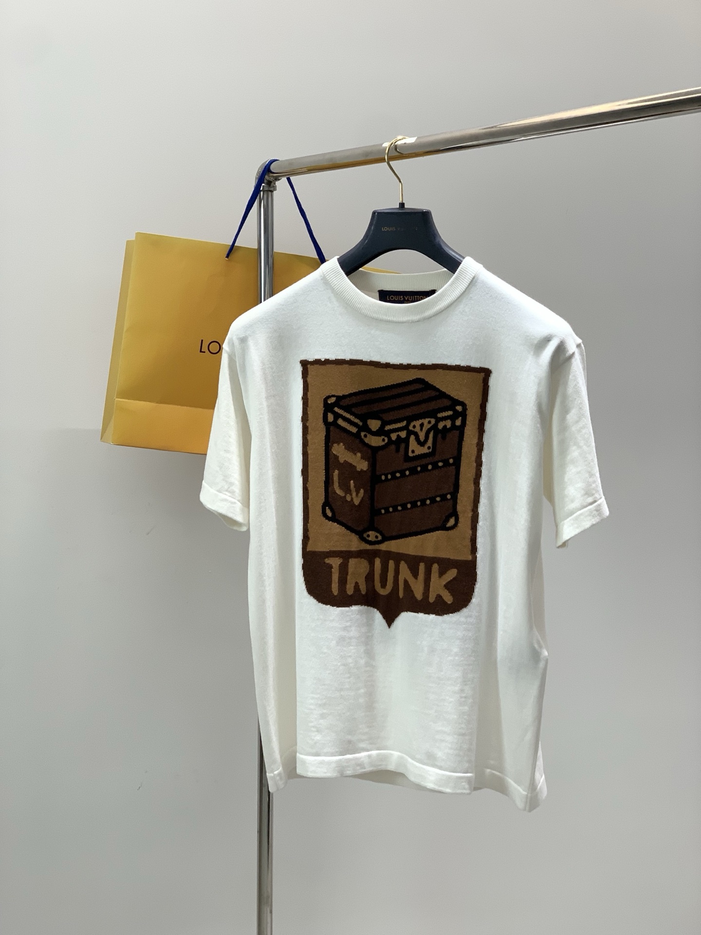 ，LouisVuitton 路易威登，2025秋季最新款，专柜同步有售，原单狠货，时尚休闲针织短袖，上身