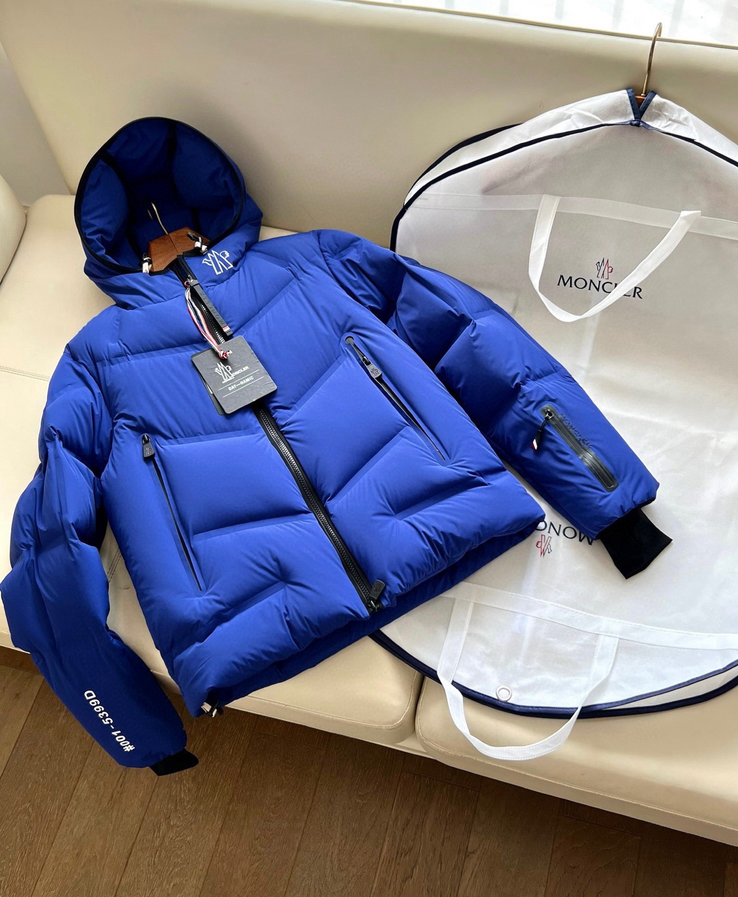 NO:712072,Special offer, 2/10, 3/10, 4/1, 5/5, 90 white goose down top quality original order, non-returnable, non-exchangeable,19860909特价,2/10,3/10,4/1,5/5,90白鹅绒顶级原单,不退不换,,,Men's clothing