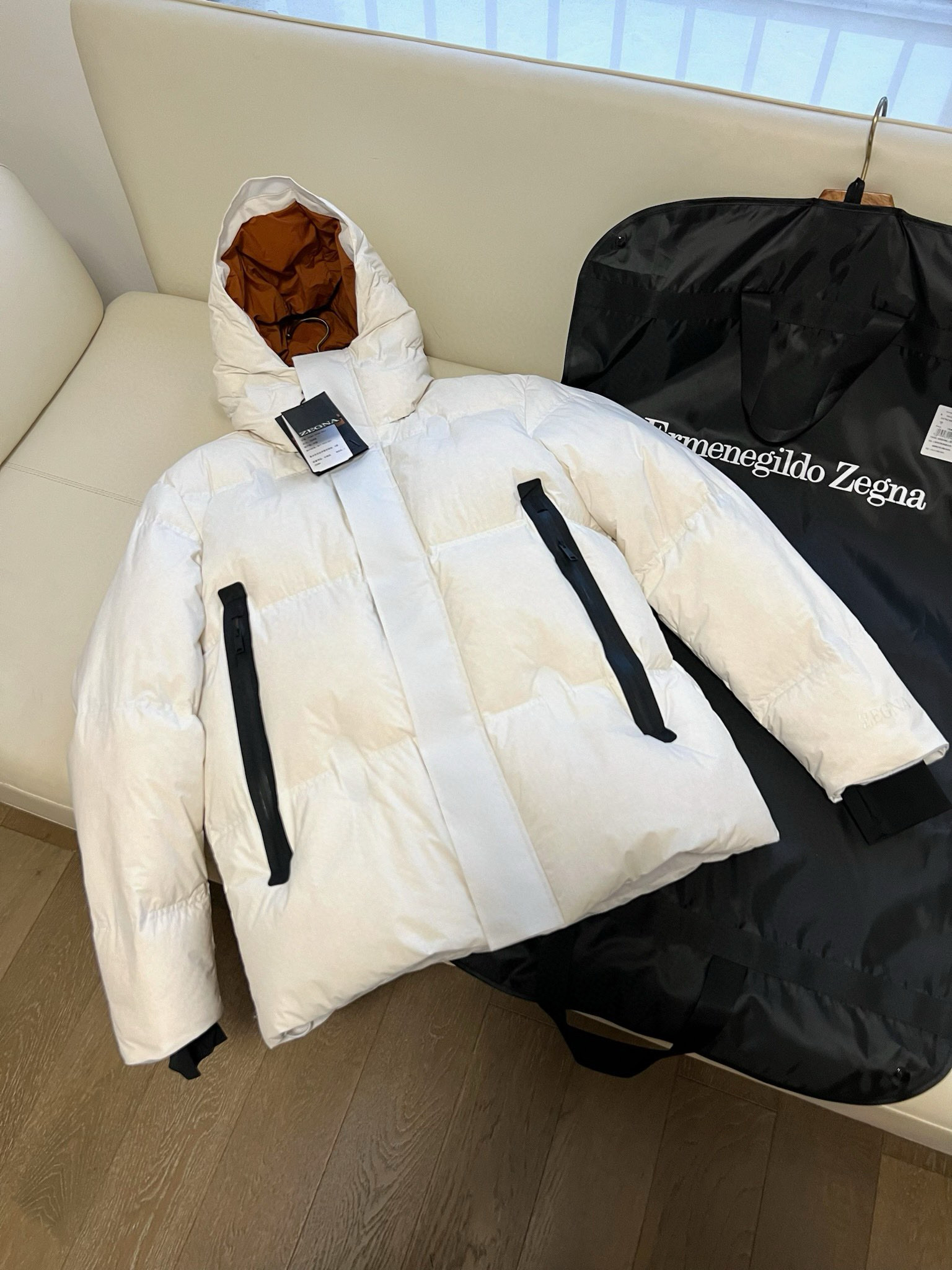 特价，M/4 L/10 XL/5 XXL/2，90白鹅绒顶级原单，不退不换