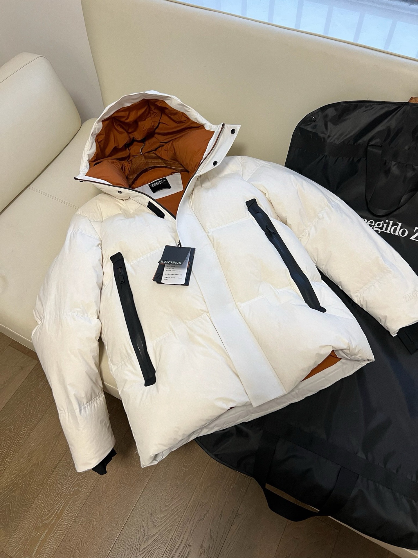 特价，M/4 L/10 XL/5 XXL/2，90白鹅绒顶级原单，不退不换