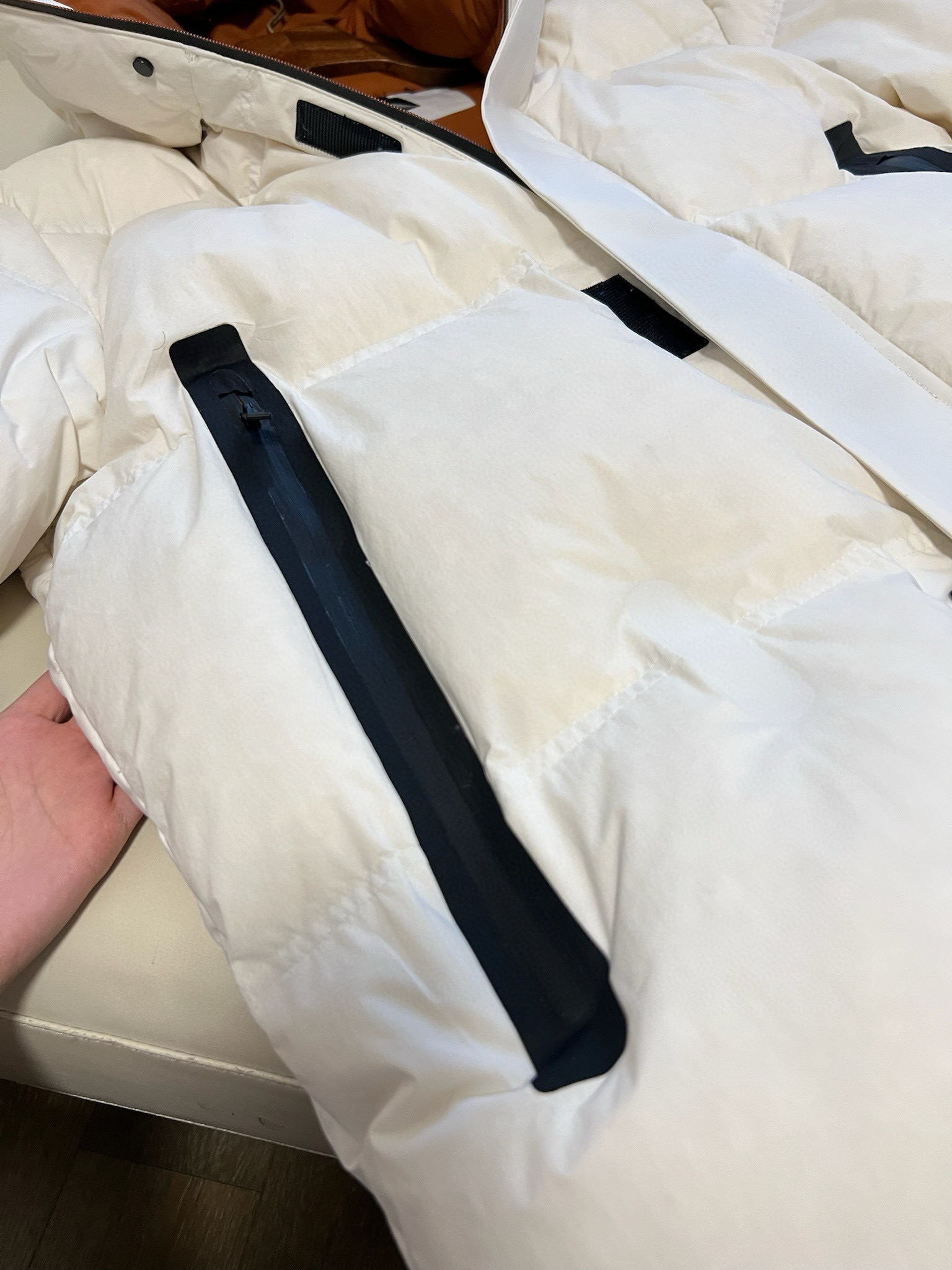 特价，M/4 L/10 XL/5 XXL/2，90白鹅绒顶级原单，不退不换
