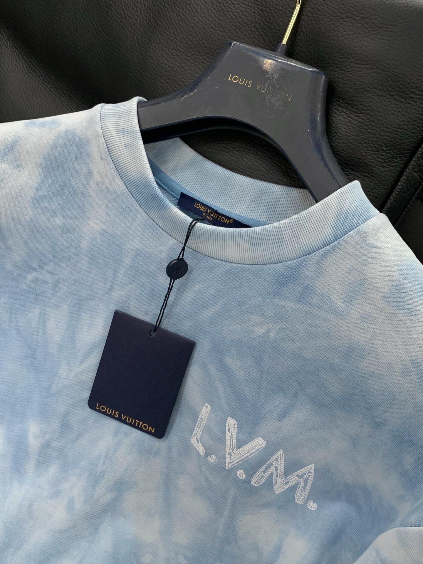 🌾，，LouisVuitton 路易威登，2025秋季最新款，专柜同步有售，原单狠货，时尚休闲圆领长袖卫