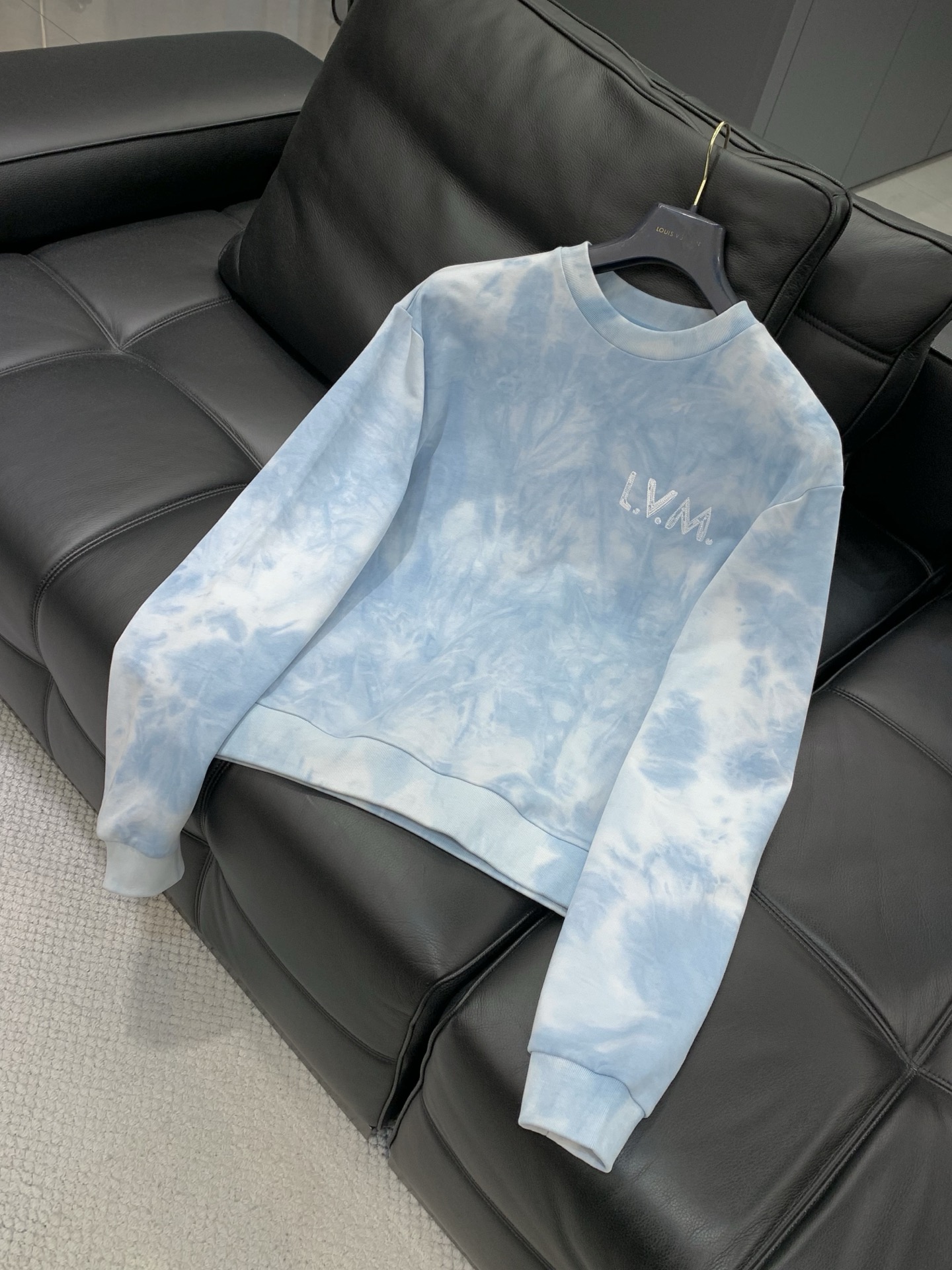 🌾，，LouisVuitton 路易威登，2025秋季最新款，专柜同步有售，原单狠货，时尚休闲圆领长袖卫