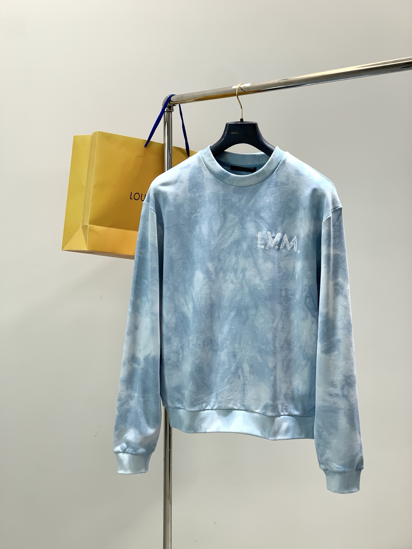 🌾，，LouisVuitton 路易威登，2025秋季最新款，专柜同步有售，原单狠货，时尚休闲圆领长袖卫