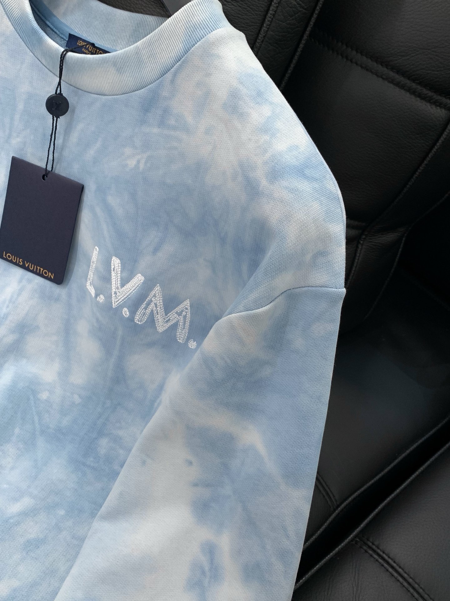 🌾，，LouisVuitton 路易威登，2025秋季最新款，专柜同步有售，原单狠货，时尚休闲圆领长袖卫