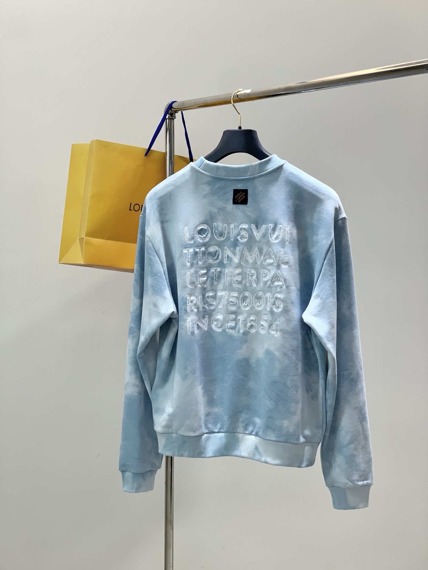 🌾，，LouisVuitton 路易威登，2025秋季最新款，专柜同步有售，原单狠货，时尚休闲圆领长袖卫