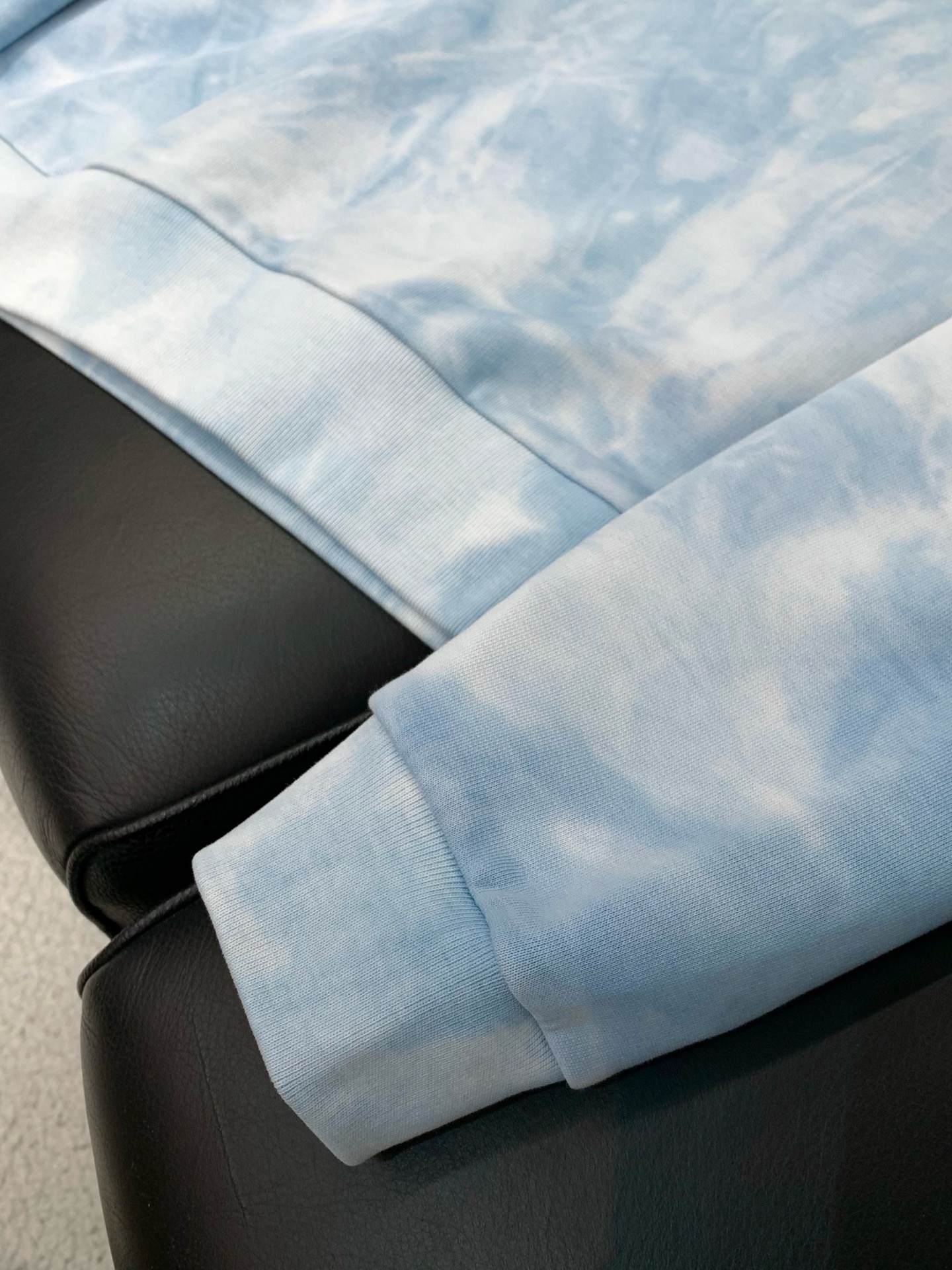 🌾，，LouisVuitton 路易威登，2025秋季最新款，专柜同步有售，原单狠货，时尚休闲圆领长袖卫