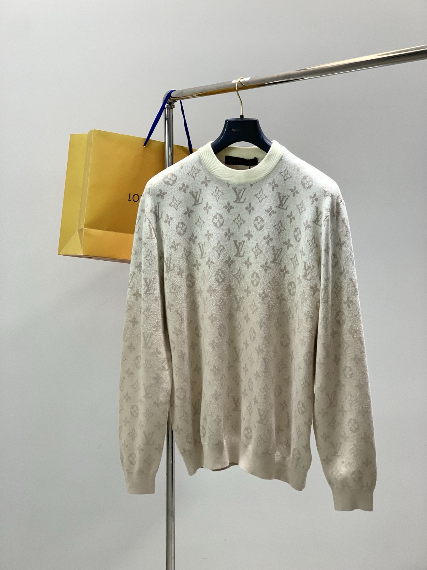 🌾，，LouisVuitton 路易威登，2025冬季最新款，专柜同步有售，原单狠货，时尚休闲圆领针织毛