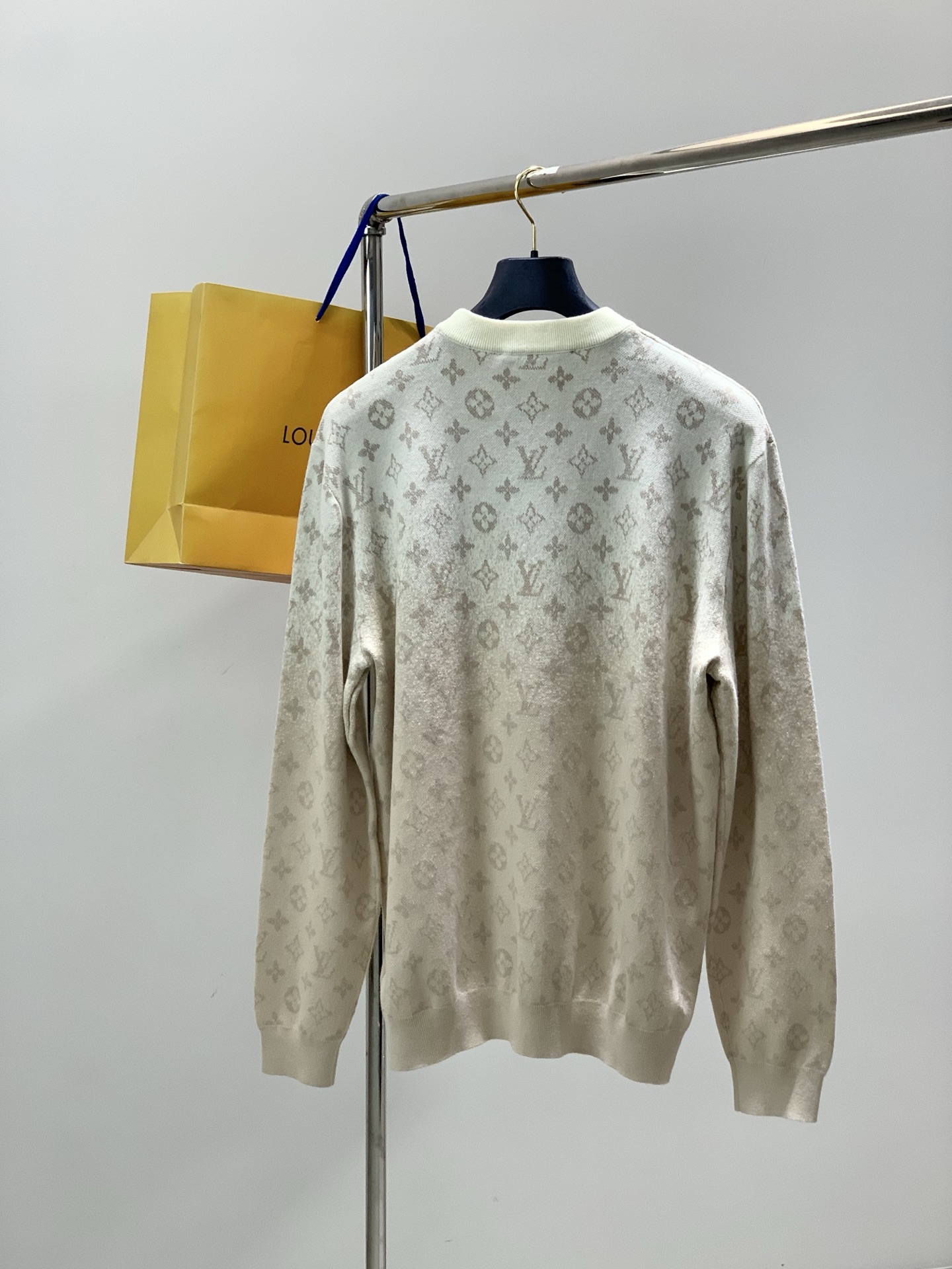 🌾，，LouisVuitton 路易威登，2025冬季最新款，专柜同步有售，原单狠货，时尚休闲圆领针织毛