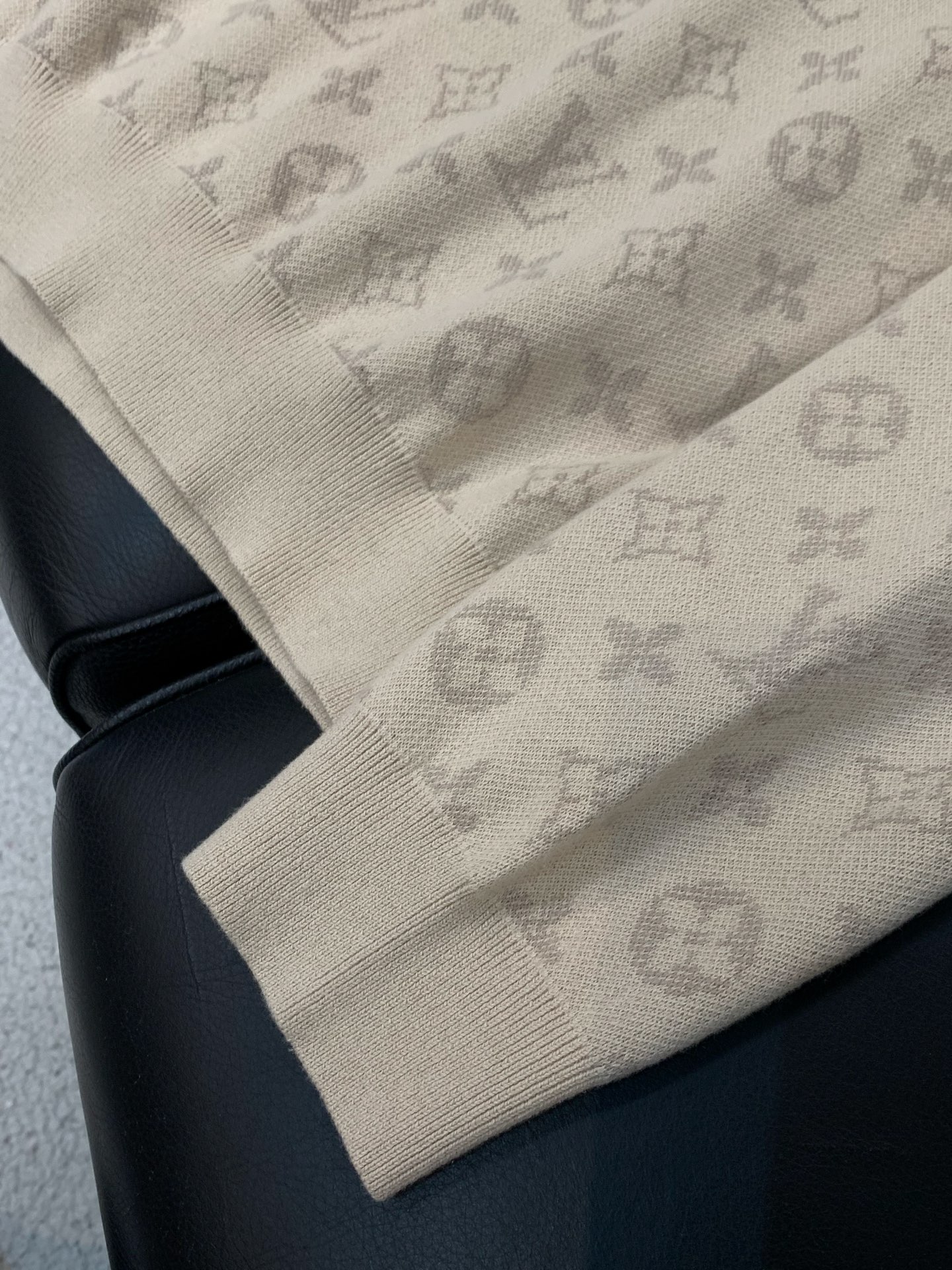 🌾，，LouisVuitton 路易威登，2025冬季最新款，专柜同步有售，原单狠货，时尚休闲圆领针织毛