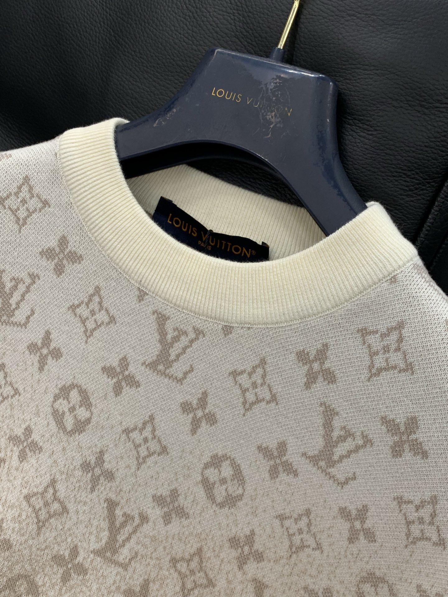 🌾，，LouisVuitton 路易威登，2025冬季最新款，专柜同步有售，原单狠货，时尚休闲圆领针织毛