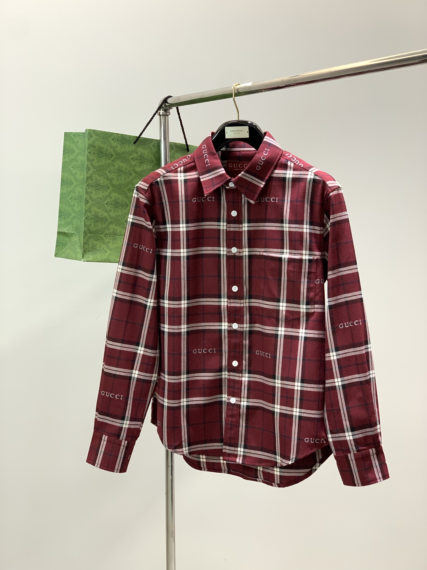 🌾，，Gucci 古驰，2025秋季最新款，专柜同步有售，原单狠货，时尚休闲长袖衬衫，上身很有特点！吸睛