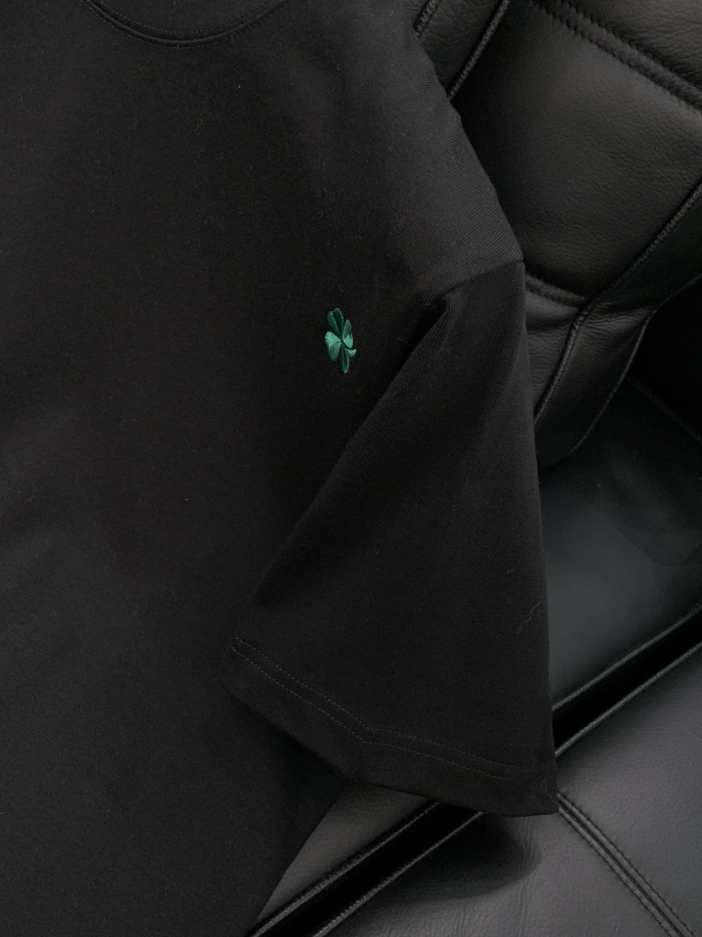 🌾，，Dior 迪奥， 2025夏季新品，专柜同步有售，简约时尚休闲圆领短袖T恤，原版进口面料，舒适透气