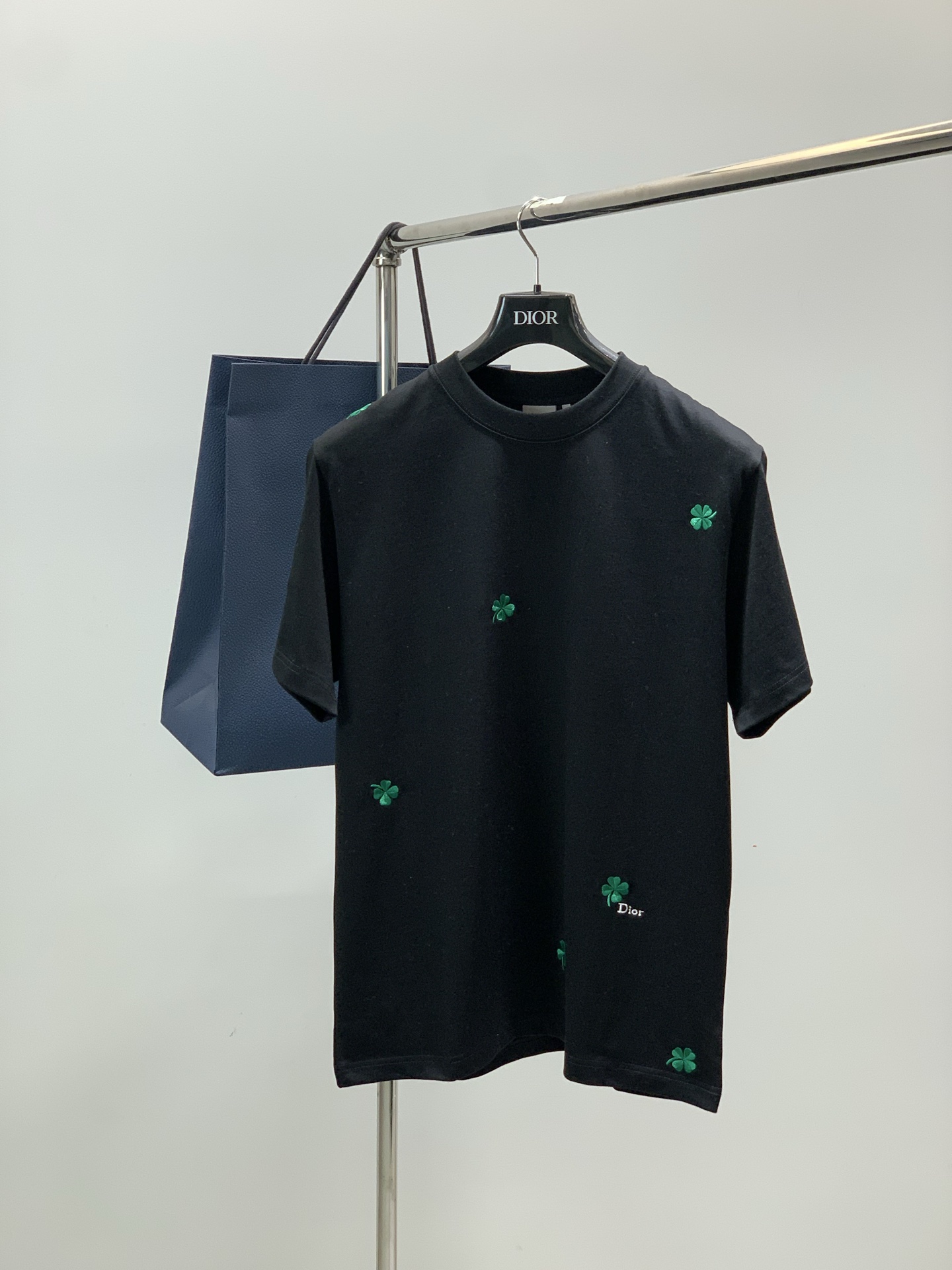 🌾，，Dior 迪奥， 2025夏季新品，专柜同步有售，简约时尚休闲圆领短袖T恤，原版进口面料，舒适透气