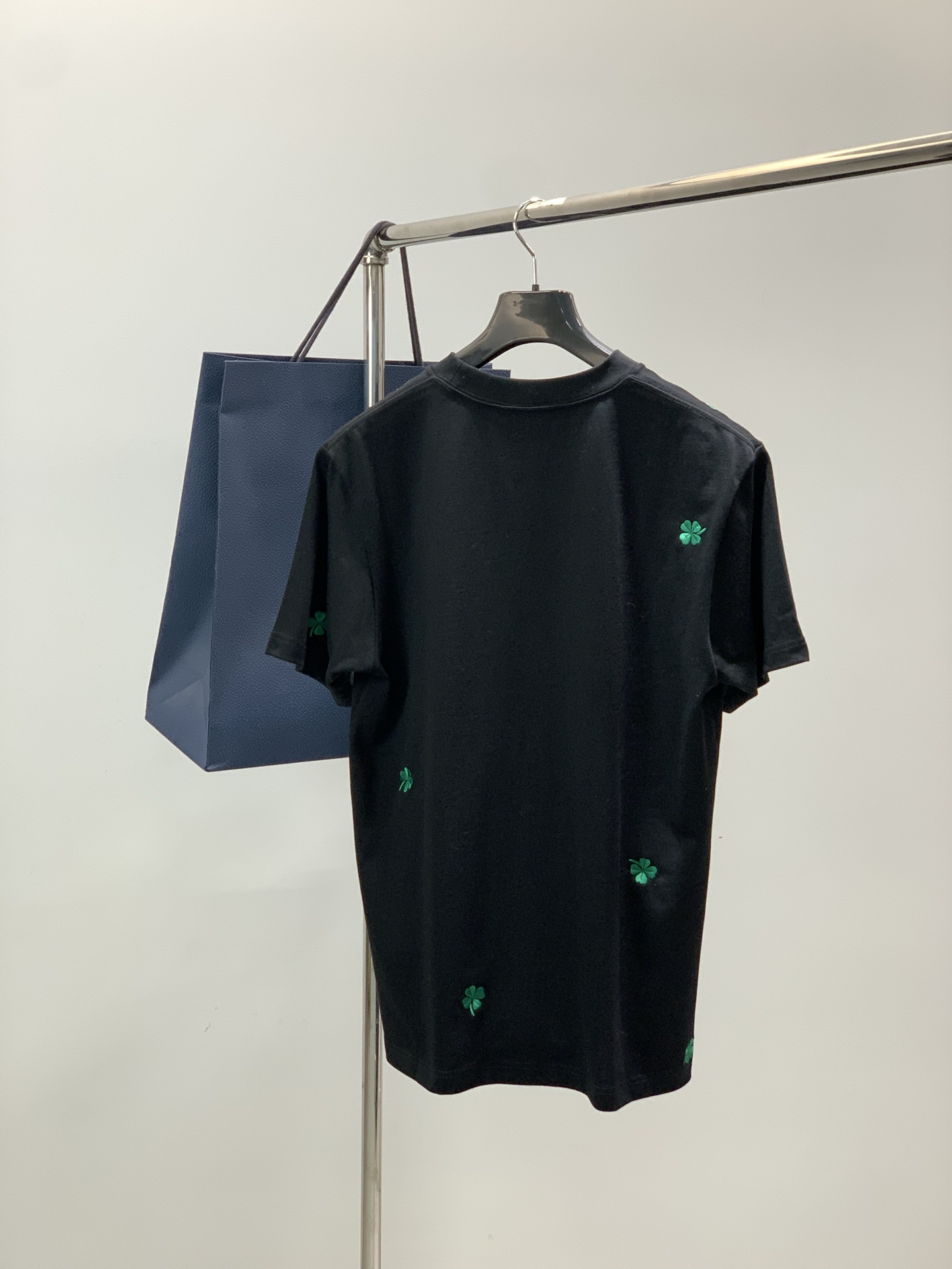 🌾，，Dior 迪奥， 2025夏季新品，专柜同步有售，简约时尚休闲圆领短袖T恤，原版进口面料，舒适透气