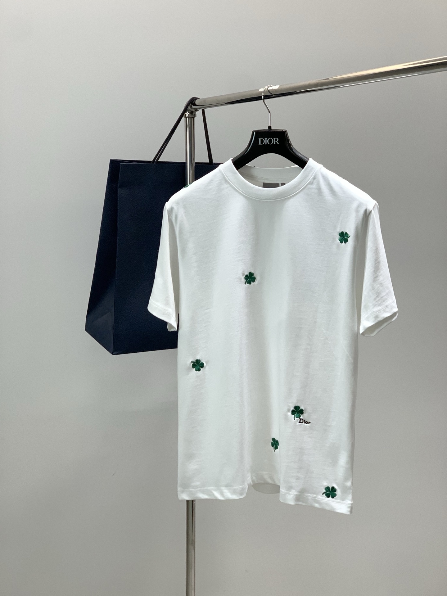 🌾，，Dior 迪奥， 2025夏季新品，专柜同步有售，简约时尚休闲圆领短袖T恤，原版进口面料，舒适透气