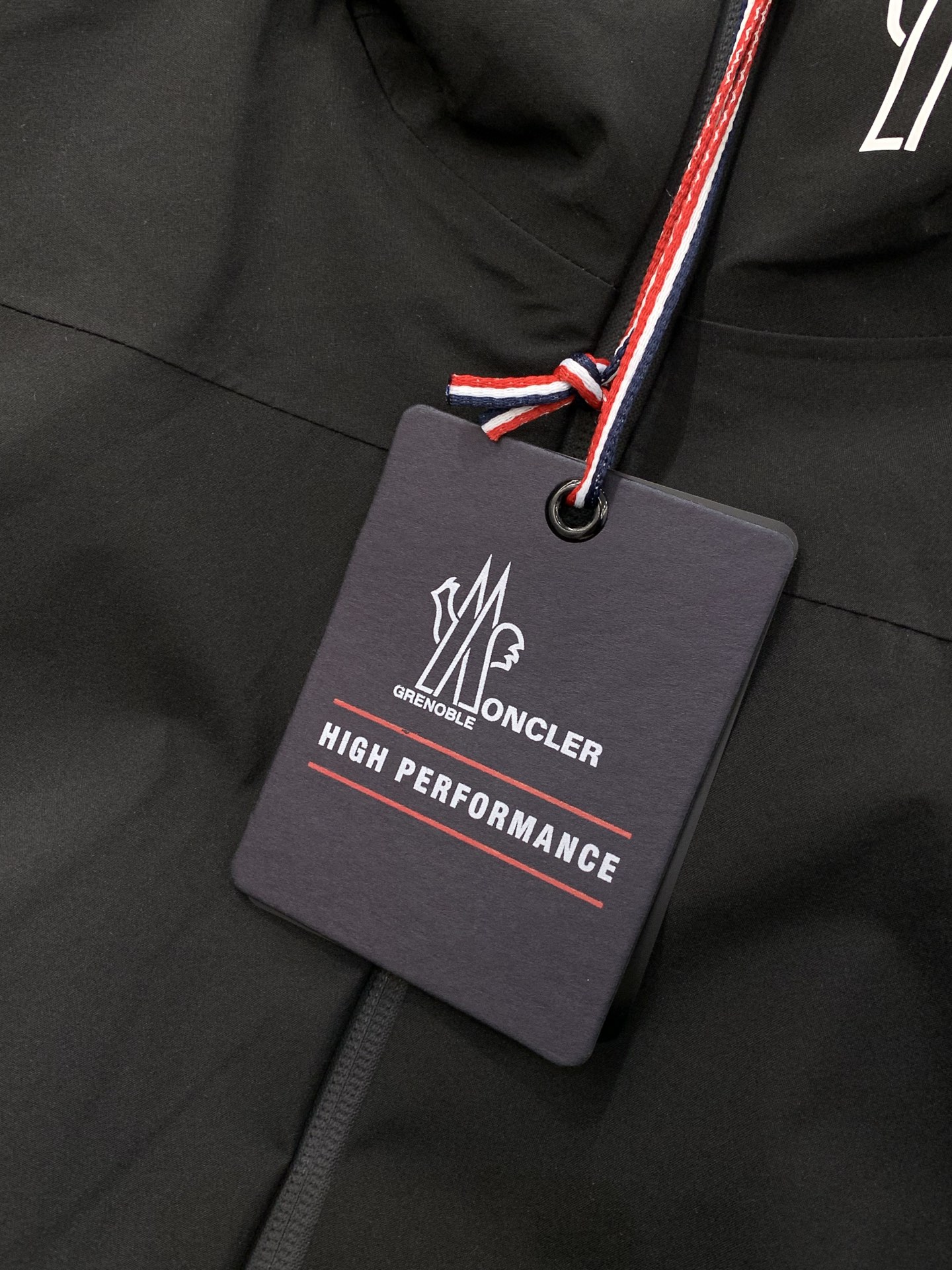 🌾，，Moncler 蒙口，2025冬季最新品，专柜同步有售，原单狠货，时尚休闲连帽羽绒服，上身舒适！吸