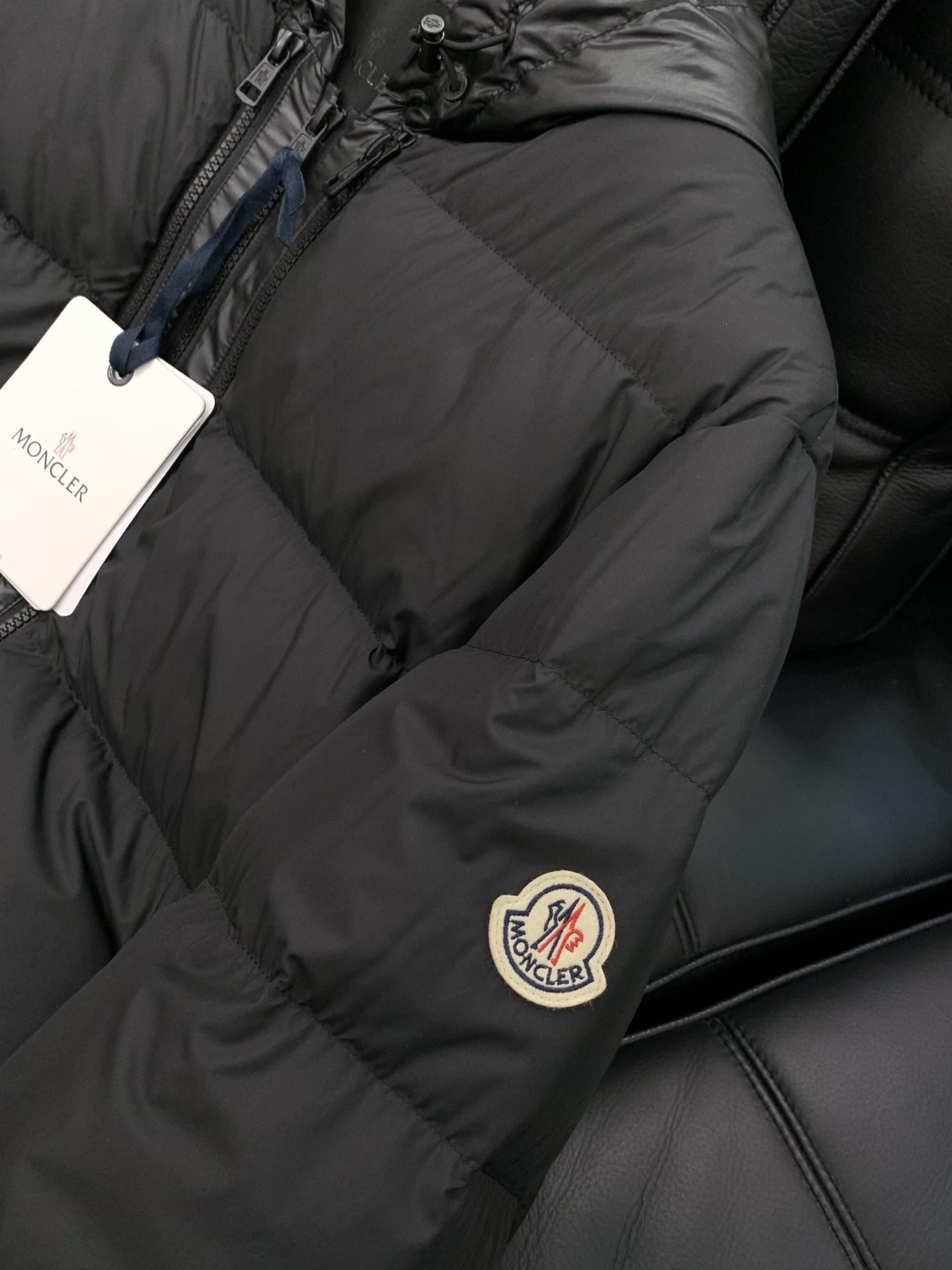 🌾，，Moncler 蒙口，2025冬季最新品，专柜同步有售，原单狠货，时尚休闲三合一羽绒服，上身舒适！